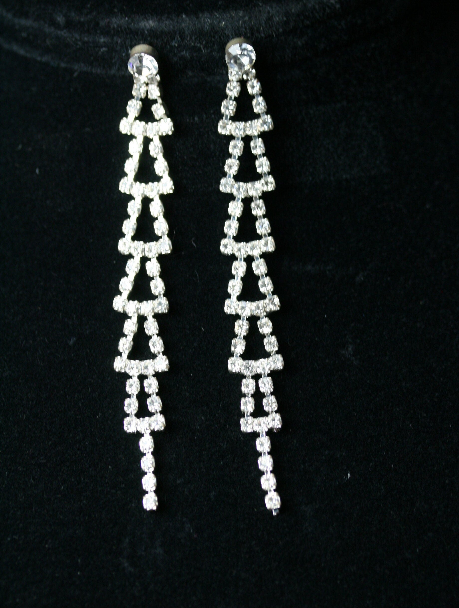 Clear Rhinestones Unique Post Drop pageant Earrings Décor Drop Earrings Bridal Wedding Beautiful Dazzle Crystal Dangle Fashion Jewelry