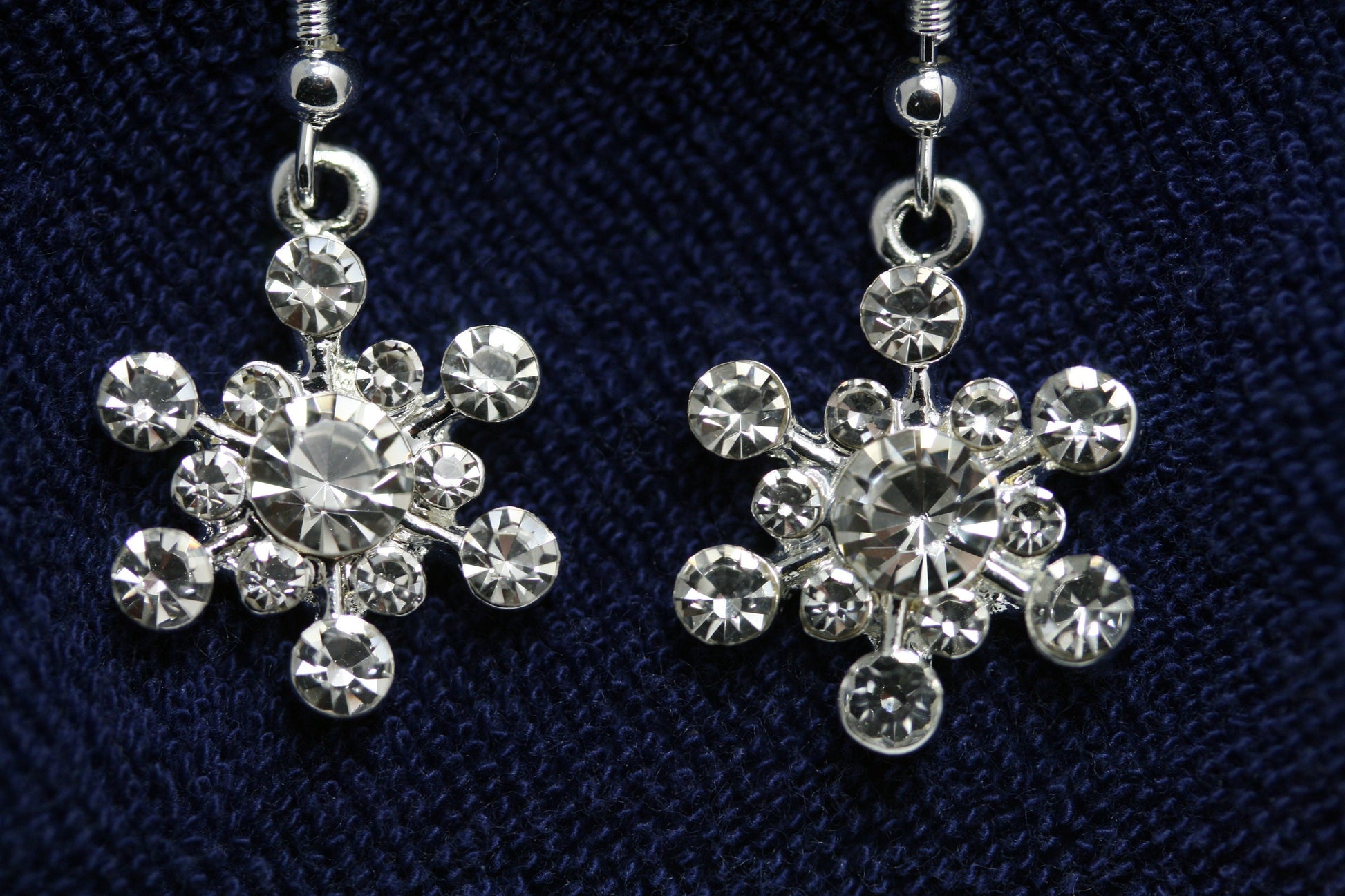 Christmas Snowflake Earrings for Women Girls Holiday Rhinestone Snowflake Dangle Earring Studs Festive Xmas Costume Earring Gifts
