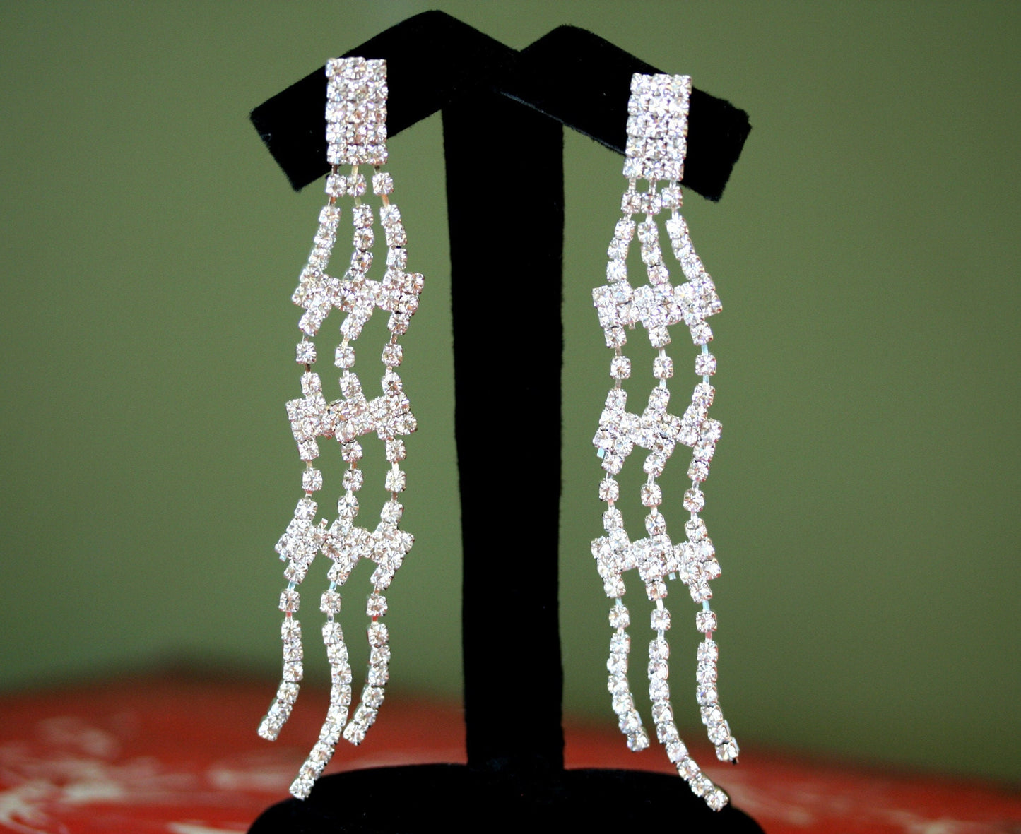 Clear Rhinestones Unique Post Drop pageant Earrings Décor Drop Earrings Bridal Wedding Beautiful Dazzle Crystal Dangle Fashion Jewelry