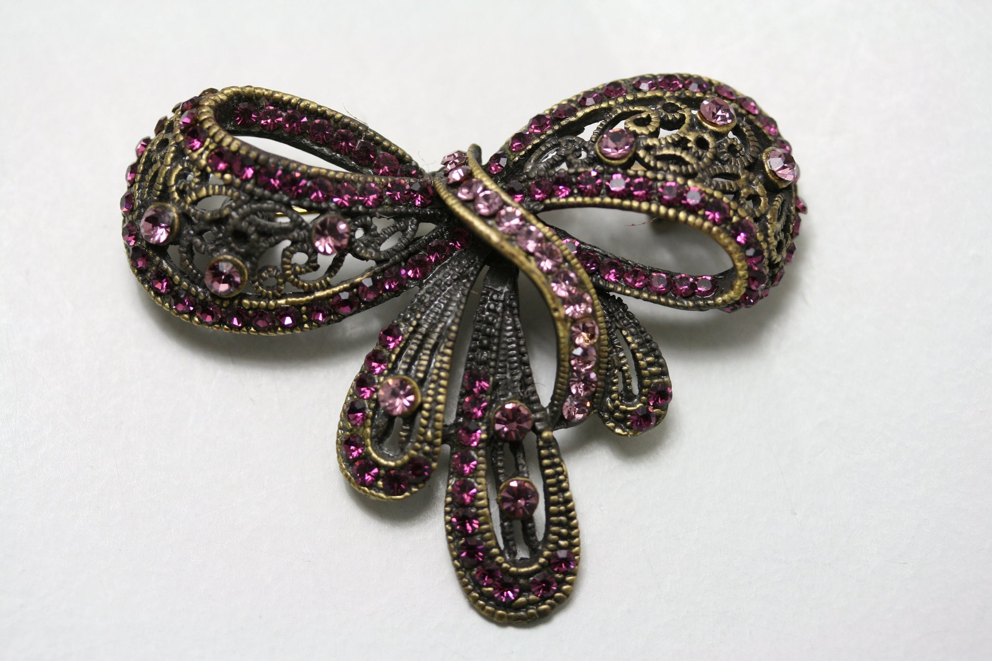 Vintage Style Rhinestone Statement Purple Ribbon Brooch Flower Brooches Women Antique Bowtie Pin Elegant Exquisite Broches