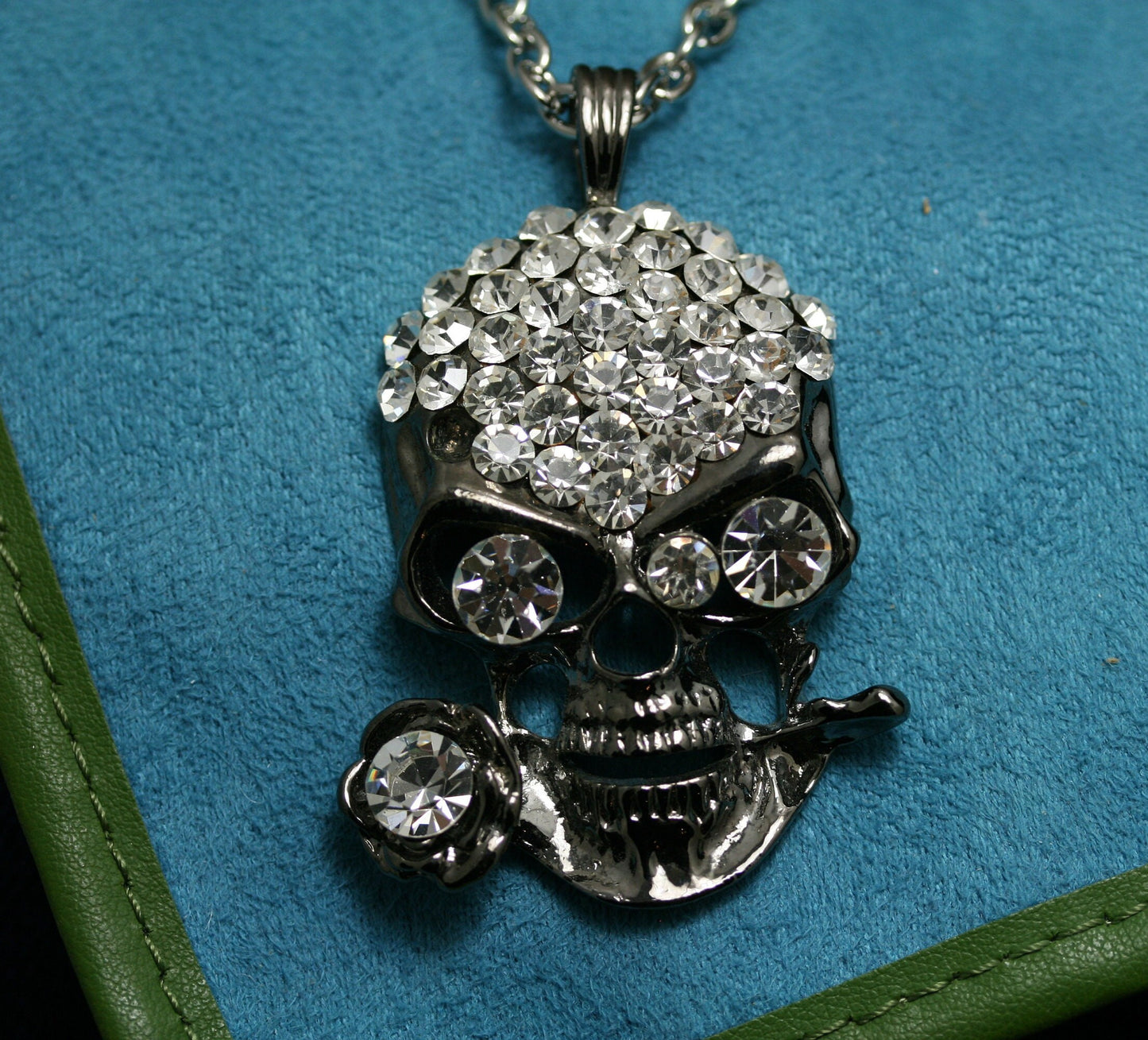 Rhinestone Skull with Rose Flower Skull Head Pendant Crystal Rhinestone Sweater Necklace gift With Chain