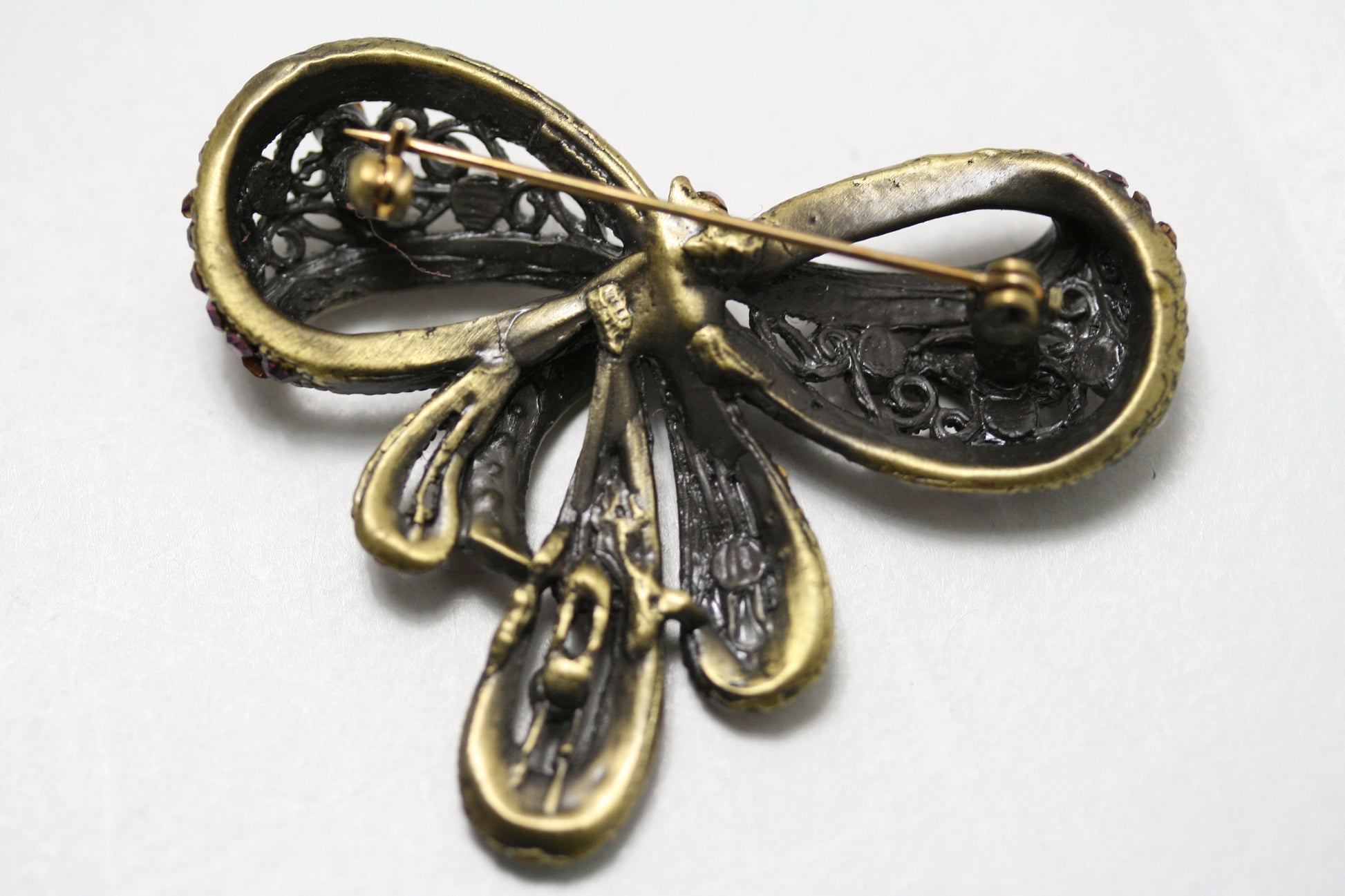 Vintage Style Rhinestone Statement Purple Ribbon Brooch Flower Brooches Women Antique Bowtie Pin Elegant Exquisite Broches
