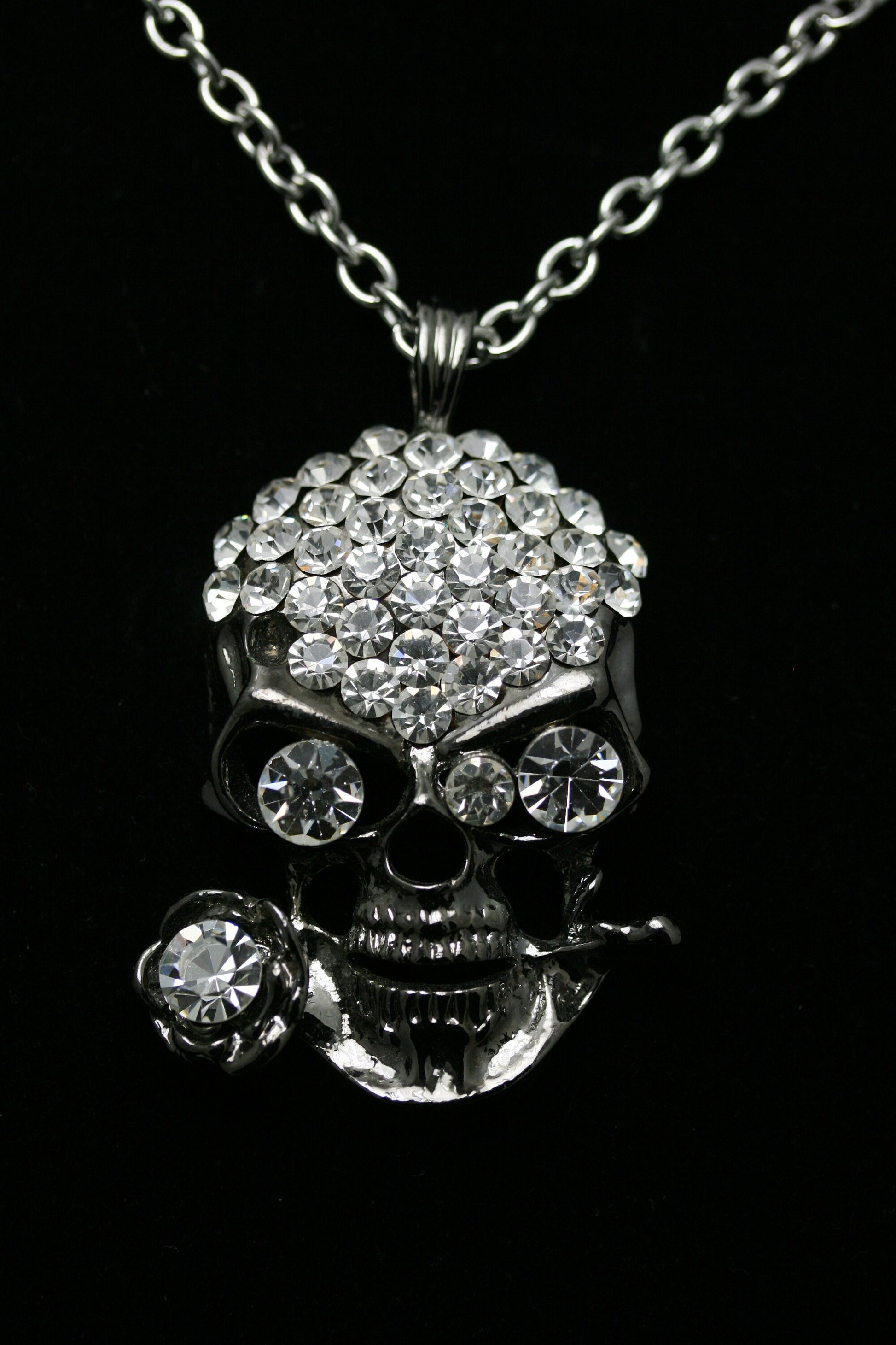 Rhinestone Skull with Rose Flower Skull Head Pendant Crystal Rhinestone Sweater Necklace gift With Chain