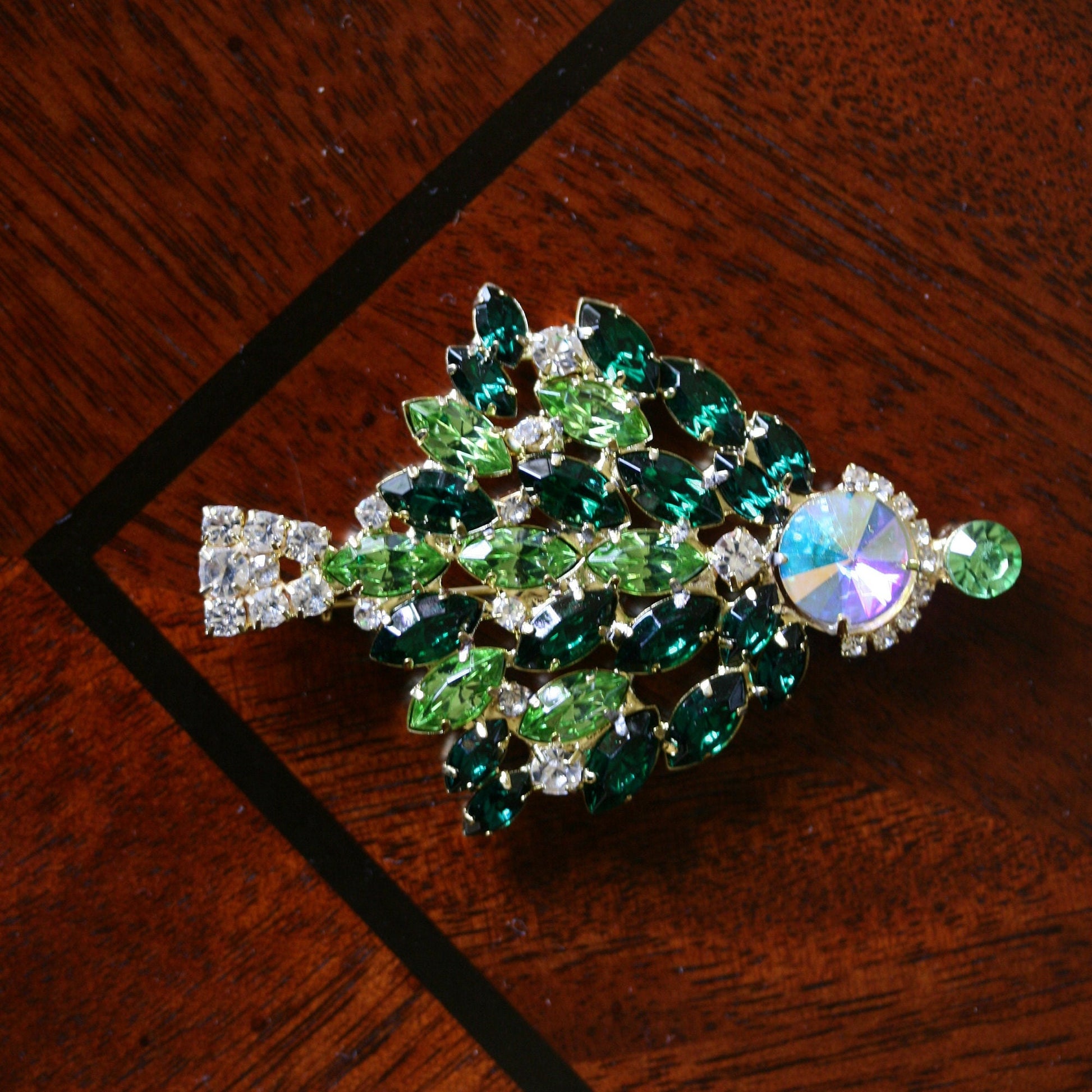 Emerald Green Rhinestone Christmas Tree Pin Brooch