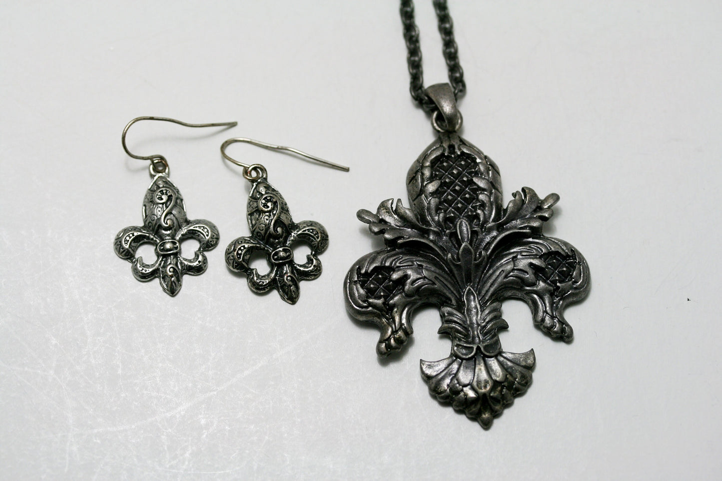 Hand Cut, Hand Engraved Fleur de Lis Antique Silver Vintage Pendant Earring-Set French Fleur de Lis Necklace Set