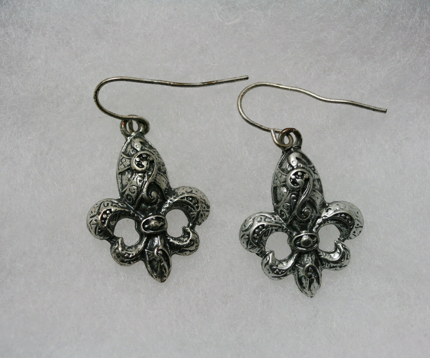 Hand Cut, Hand Engraved Fleur de Lis Antique Silver Vintage Pendant Earring-Set French Fleur de Lis Necklace Set