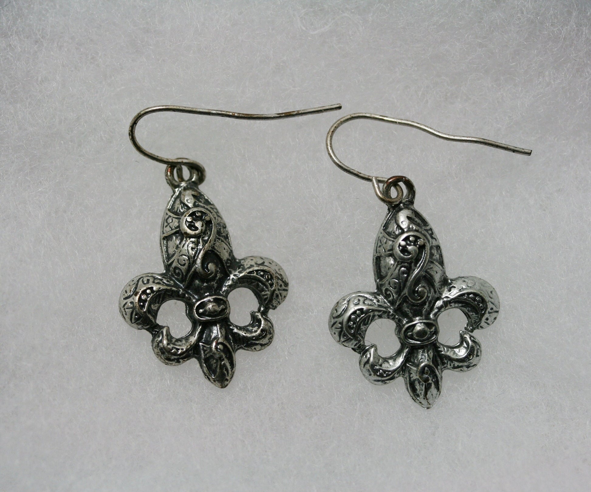 Hand Cut, Hand Engraved Fleur de Lis Antique Silver Vintage Pendant Earring-Set French Fleur de Lis Necklace Set