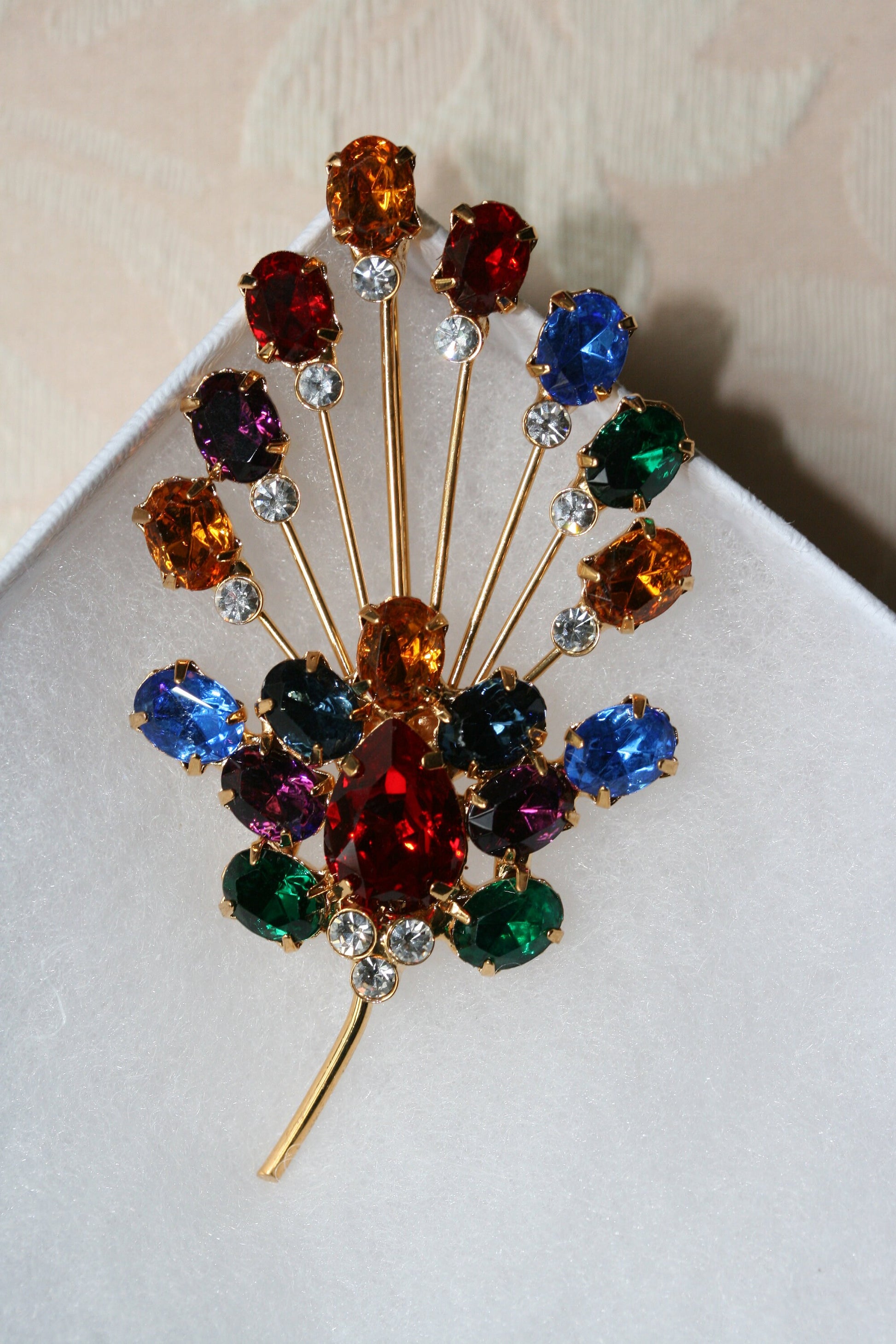 Big Crystal Balloon Brooches For Holiday, Birthday Party Rhinestone Brooch Pin Friends Gift