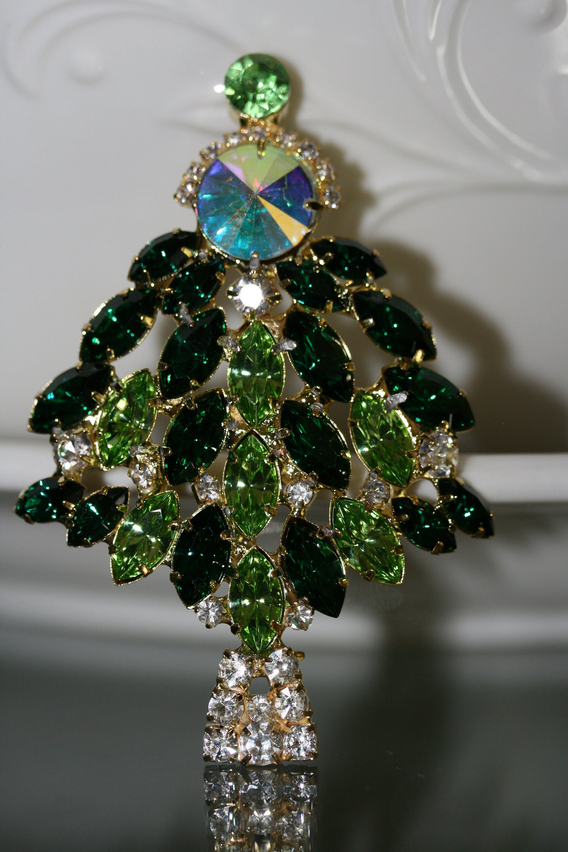 Emerald Green Rhinestone Christmas Tree Pin Brooch