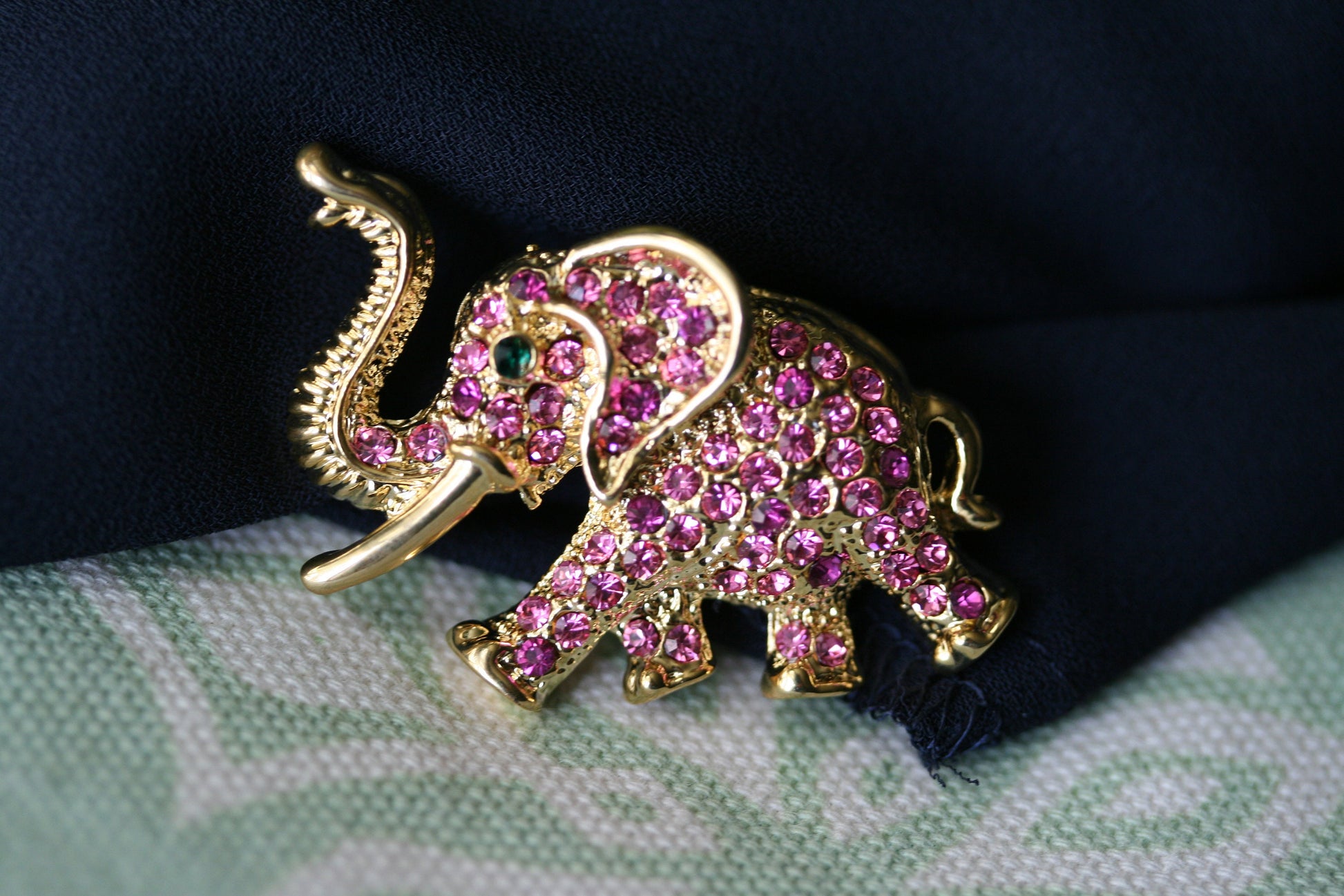RHINESTONE ELEPHANT BROOCH! Adorable Animal Luck Pin, Crystal Animal Accessory Jewelry