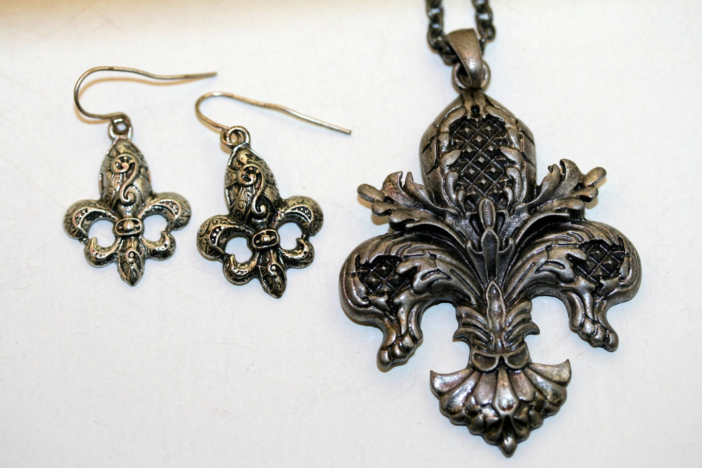 Hand Cut, Hand Engraved Fleur de Lis Antique Silver Vintage Pendant Earring-Set French Fleur de Lis Necklace Set