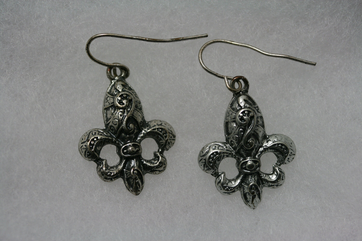Hand Cut, Hand Engraved Fleur de Lis Antique Silver Vintage Pendant Earring-Set French Fleur de Lis Necklace Set
