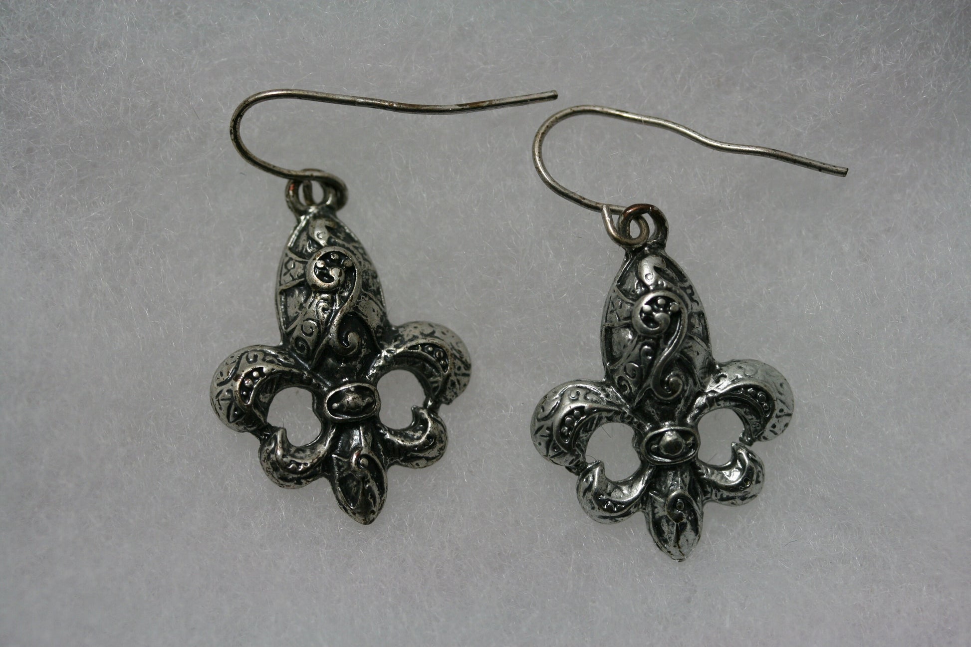 Hand Cut, Hand Engraved Fleur de Lis Antique Silver Vintage Pendant Earring-Set French Fleur de Lis Necklace Set