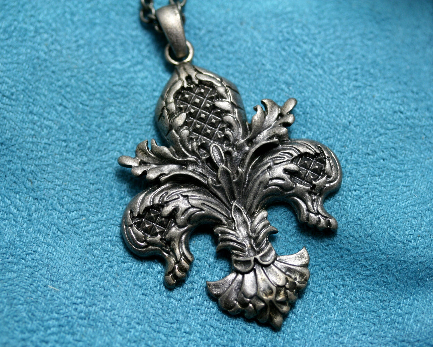 Hand Cut, Hand Engraved Fleur de Lis Antique Silver Vintage Pendant Earring-Set French Fleur de Lis Necklace Set