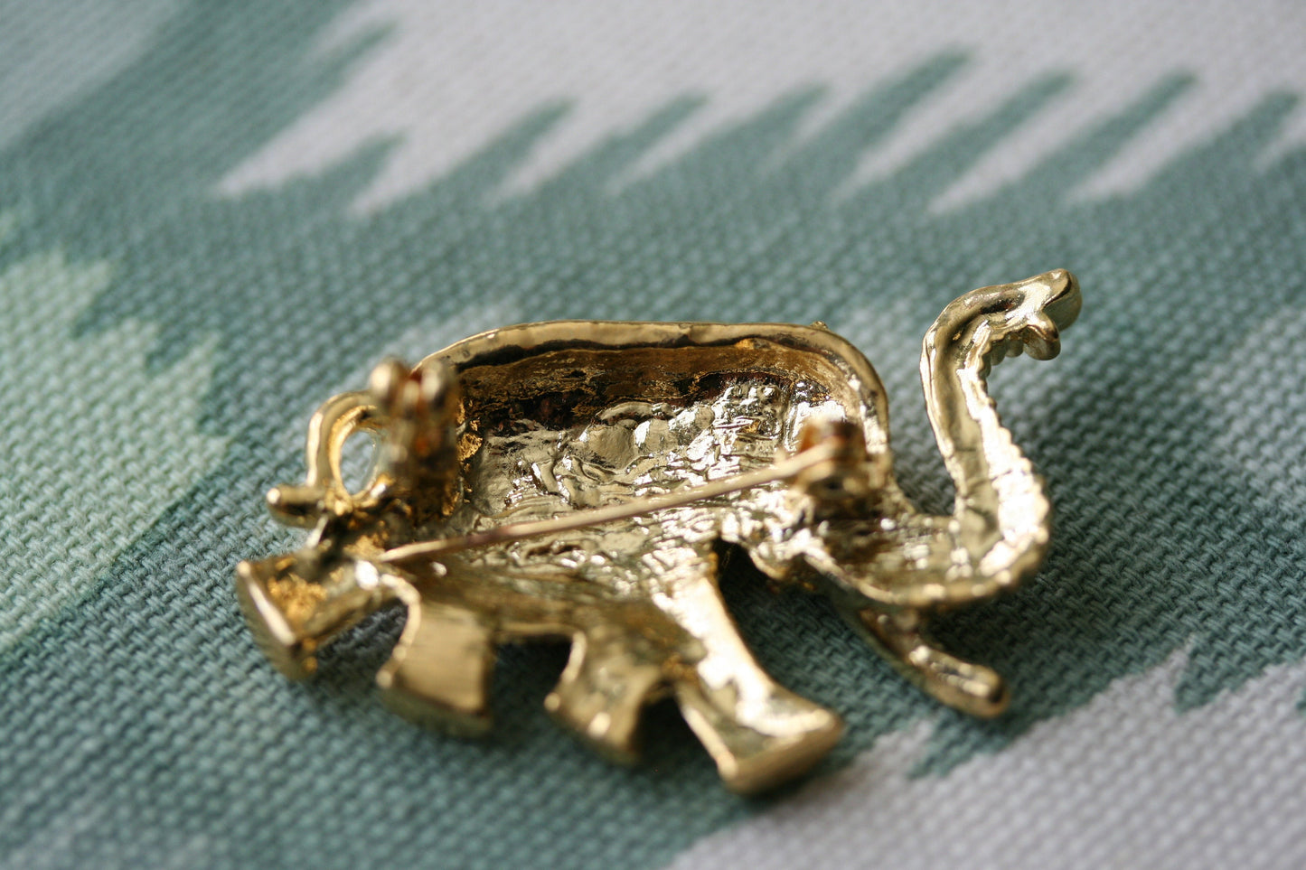 RHINESTONE ELEPHANT BROOCH! Adorable Animal Luck Pin, Crystal Animal Accessory Jewelry