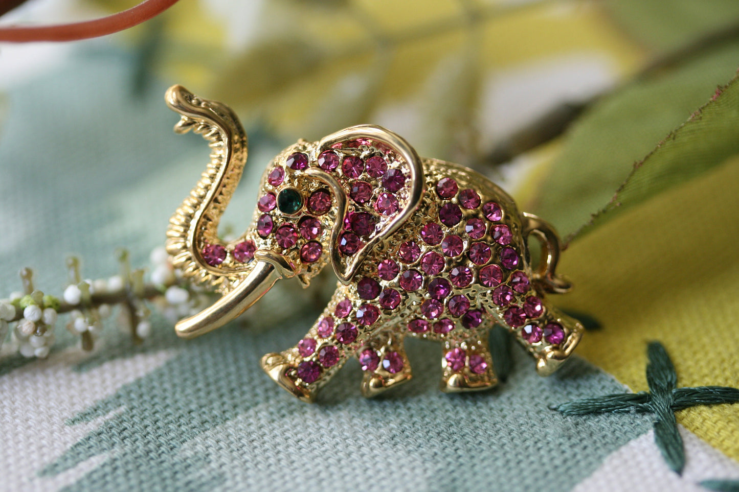 RHINESTONE ELEPHANT BROOCH! Adorable Animal Luck Pin, Crystal Animal Accessory Jewelry