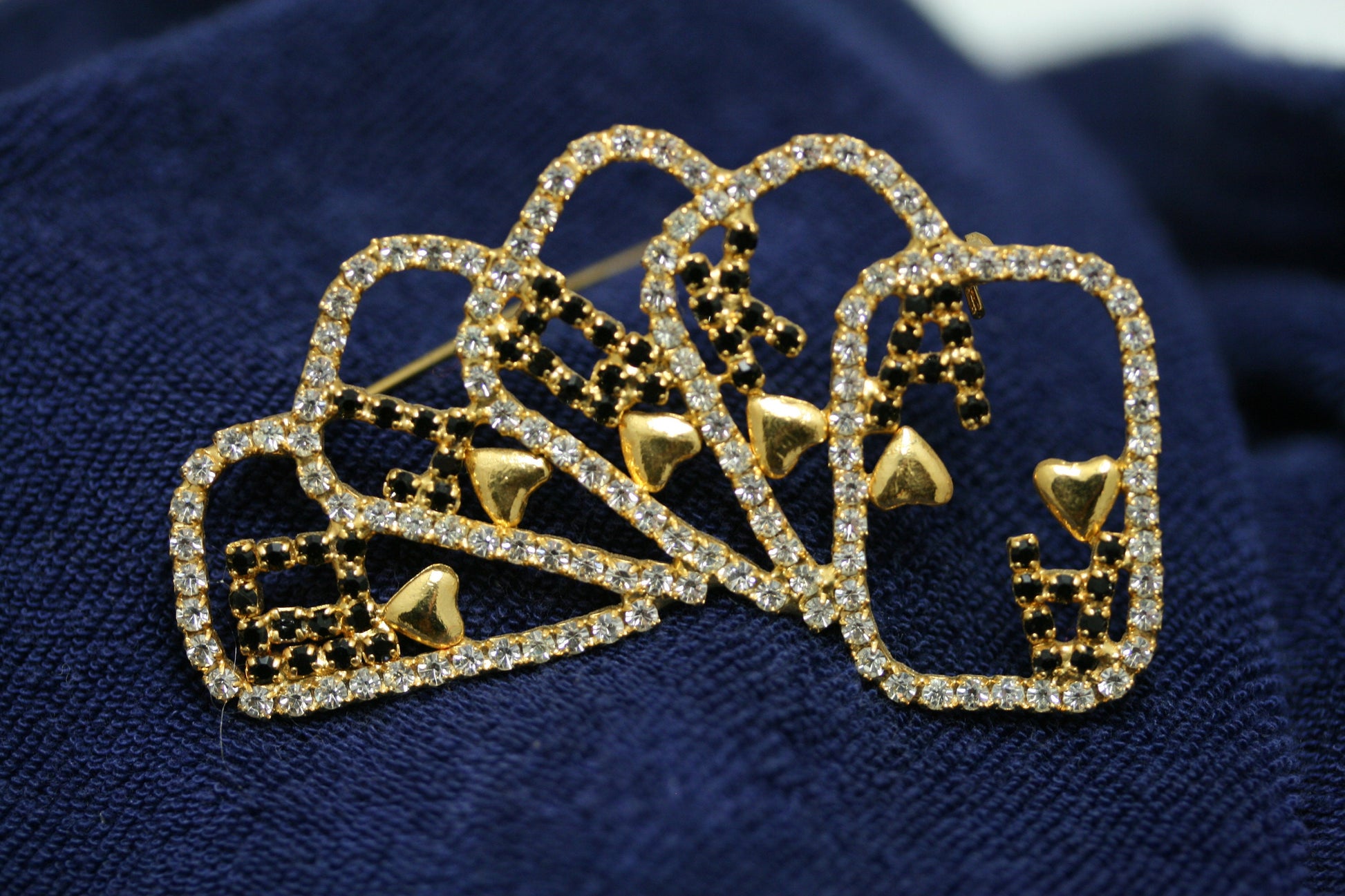GAMBLER'S BROOCH Rhinestone Porker Card Game Brooch Royal Flash Suit Large Openwork Design Casino Pin