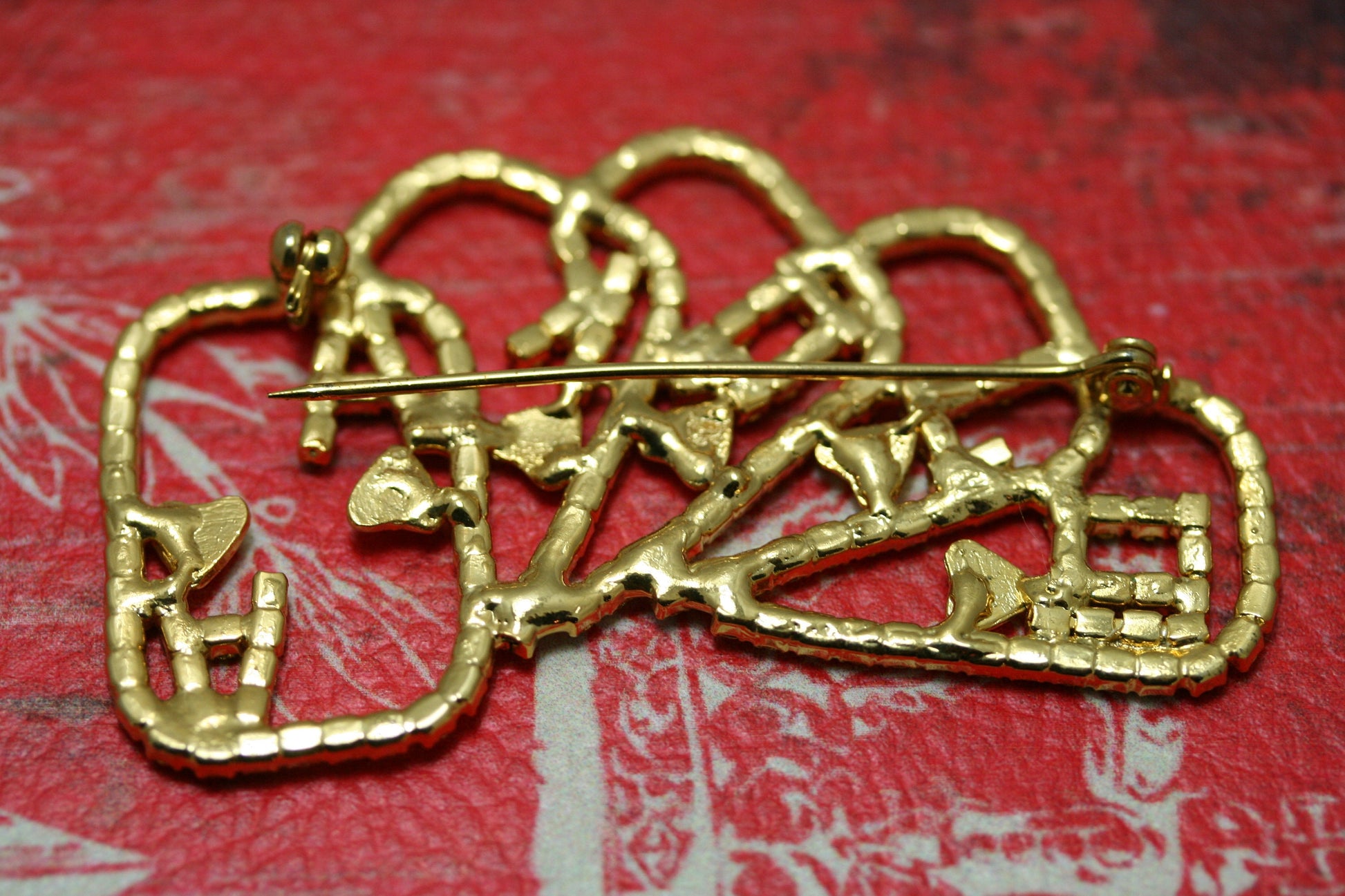GAMBLER'S BROOCH Rhinestone Porker Card Game Brooch Royal Flash Suit Large Openwork Design Casino Pin