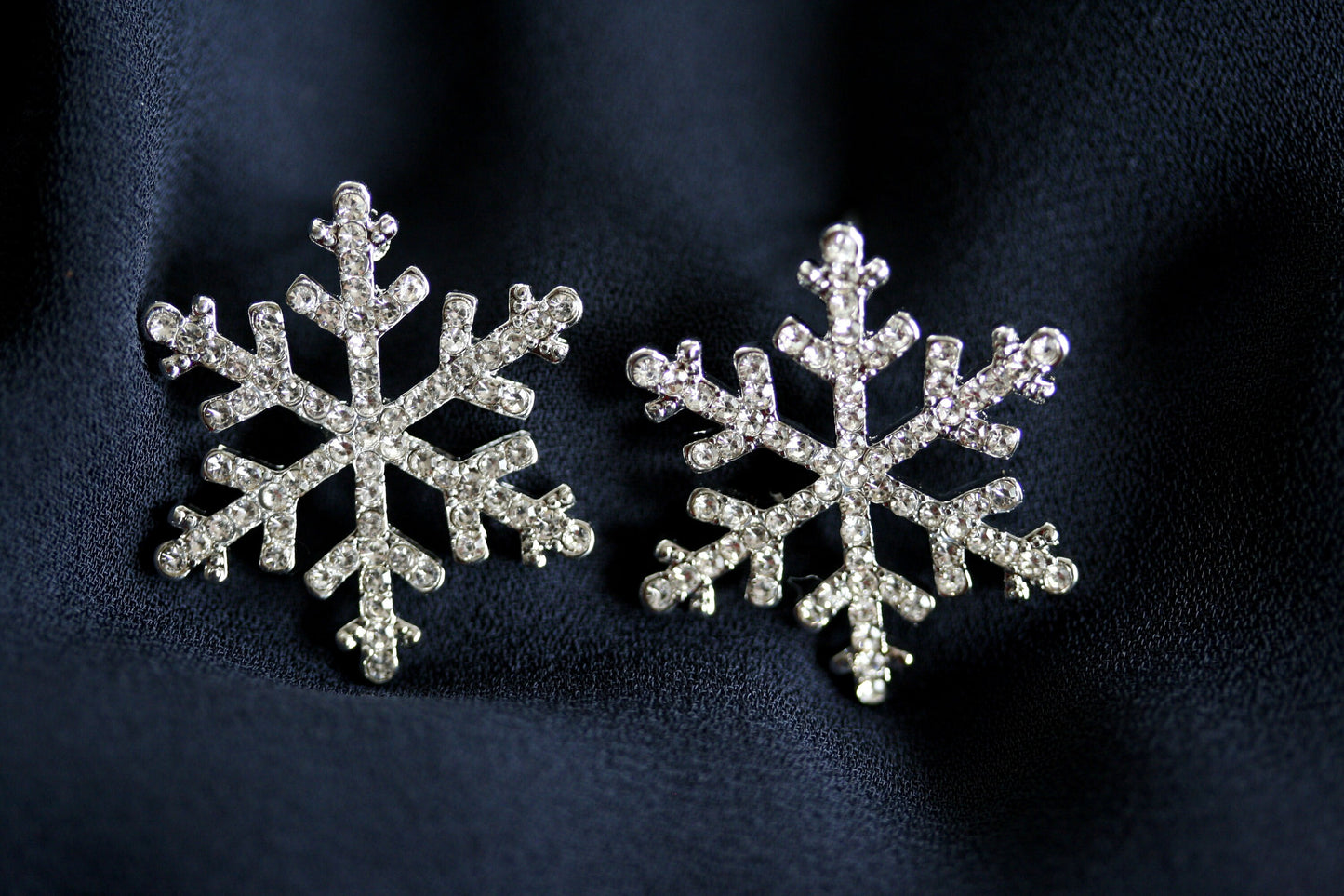 Rhinestone Snowflake Post Stud Earring, Crystal Christmas Holiday Jewelry, Winter Snowflake Earring