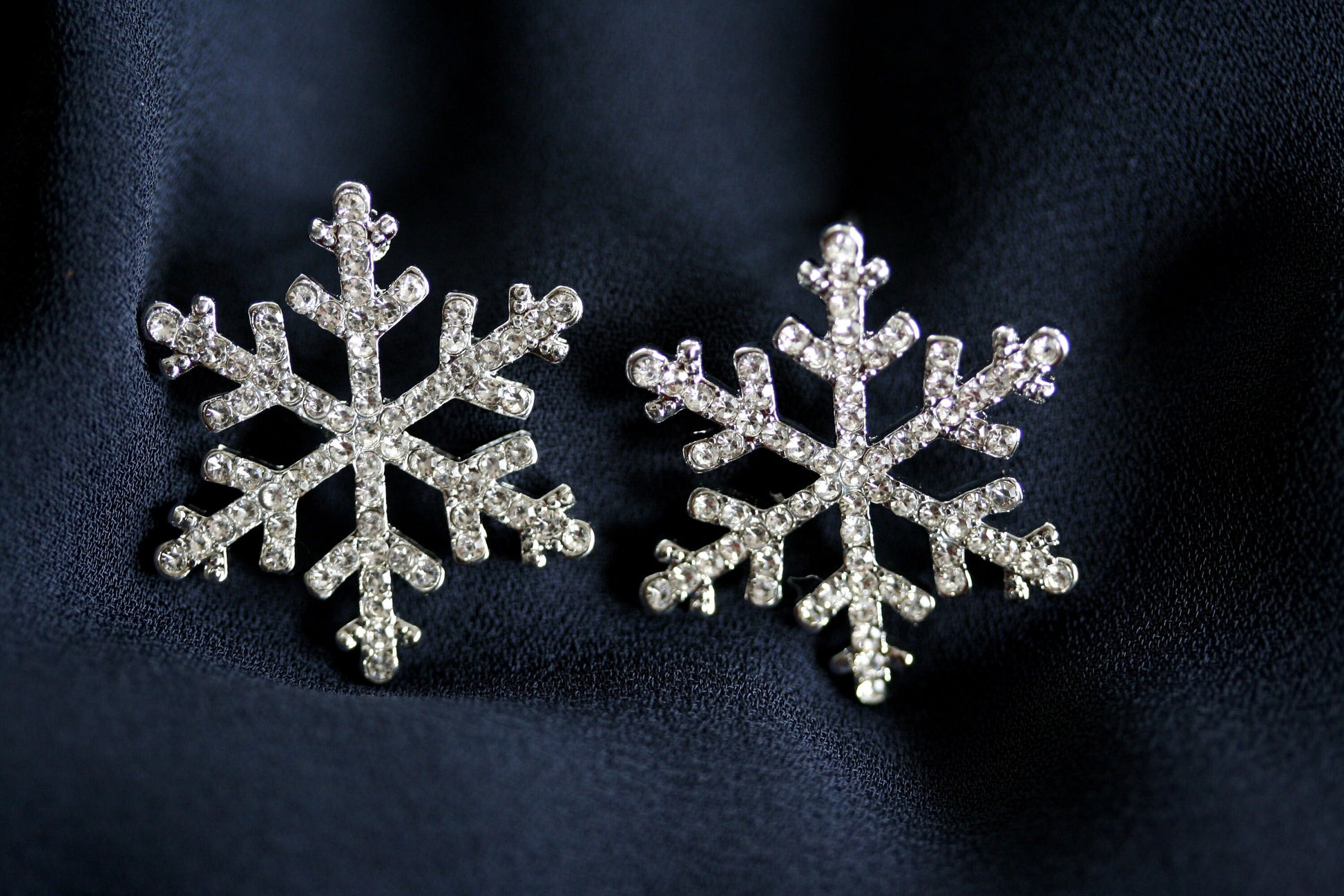 Rhinestone Snowflake Post Stud Earring, Crystal Christmas Holiday Jewelry, Winter Snowflake Earring
