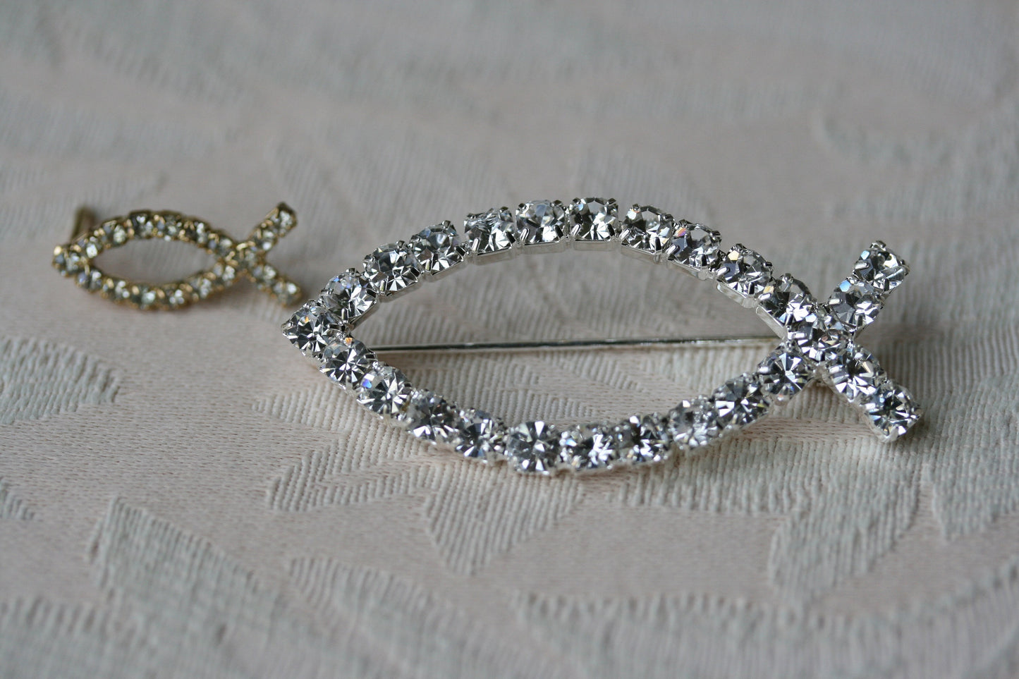 Christian Symbol Brooch Ichthys Pin Christianity Fish Jewelry Clear Rhinestones Fashion Jewelry