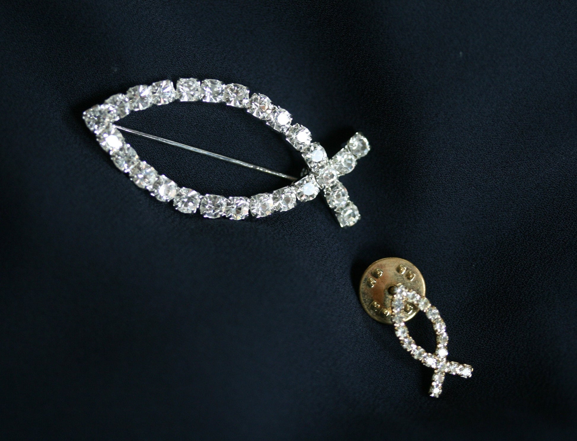 Christian Symbol Brooch Ichthys Pin Christianity Fish Jewelry Clear Rhinestones Fashion Jewelry