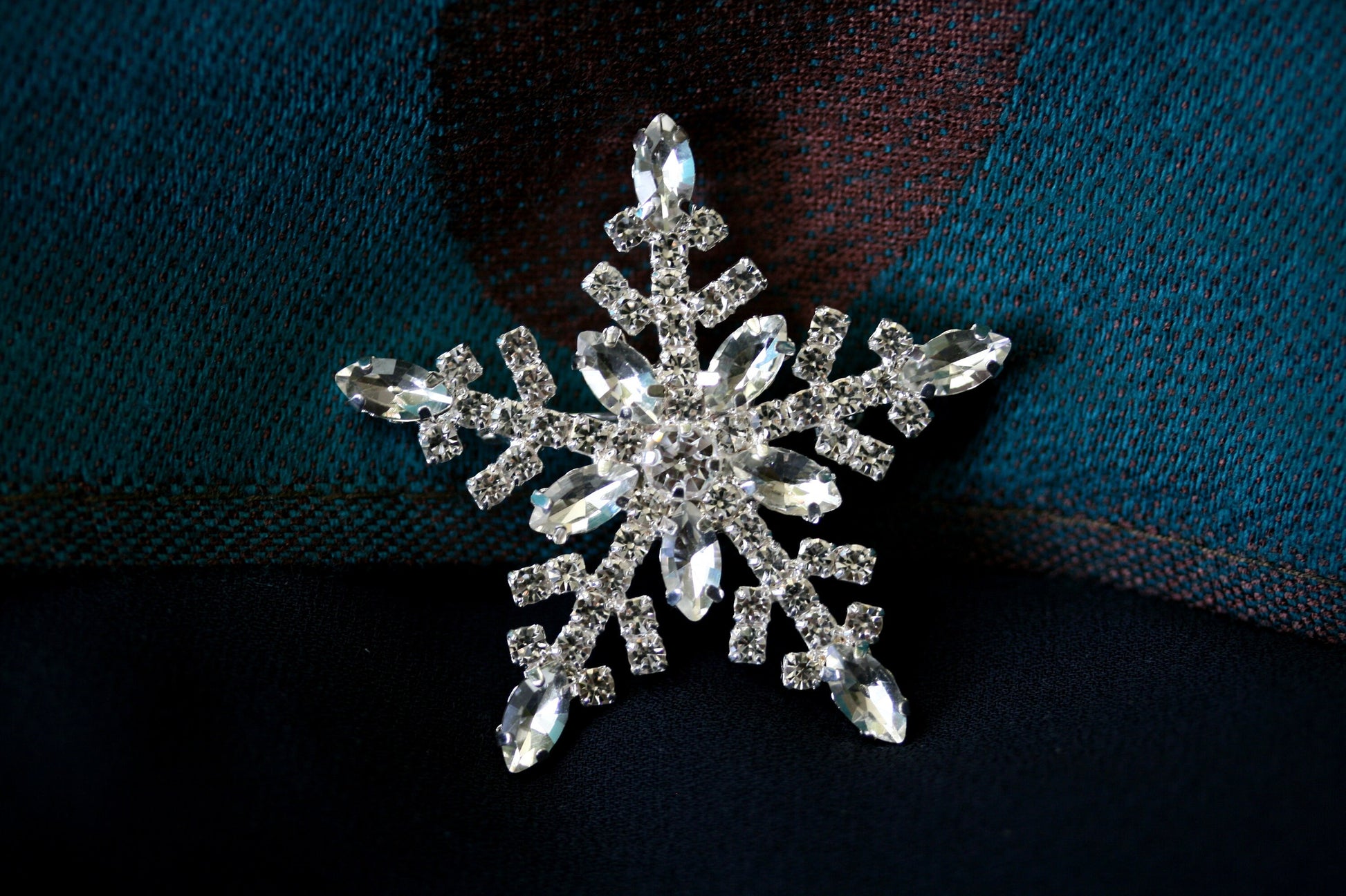 Rhinestone Snowflake Brooch and Earrings Christmas Jewelry Gift Set, Star Brooch and Earring Set, Wedding Anniversary Bridal Jewelry