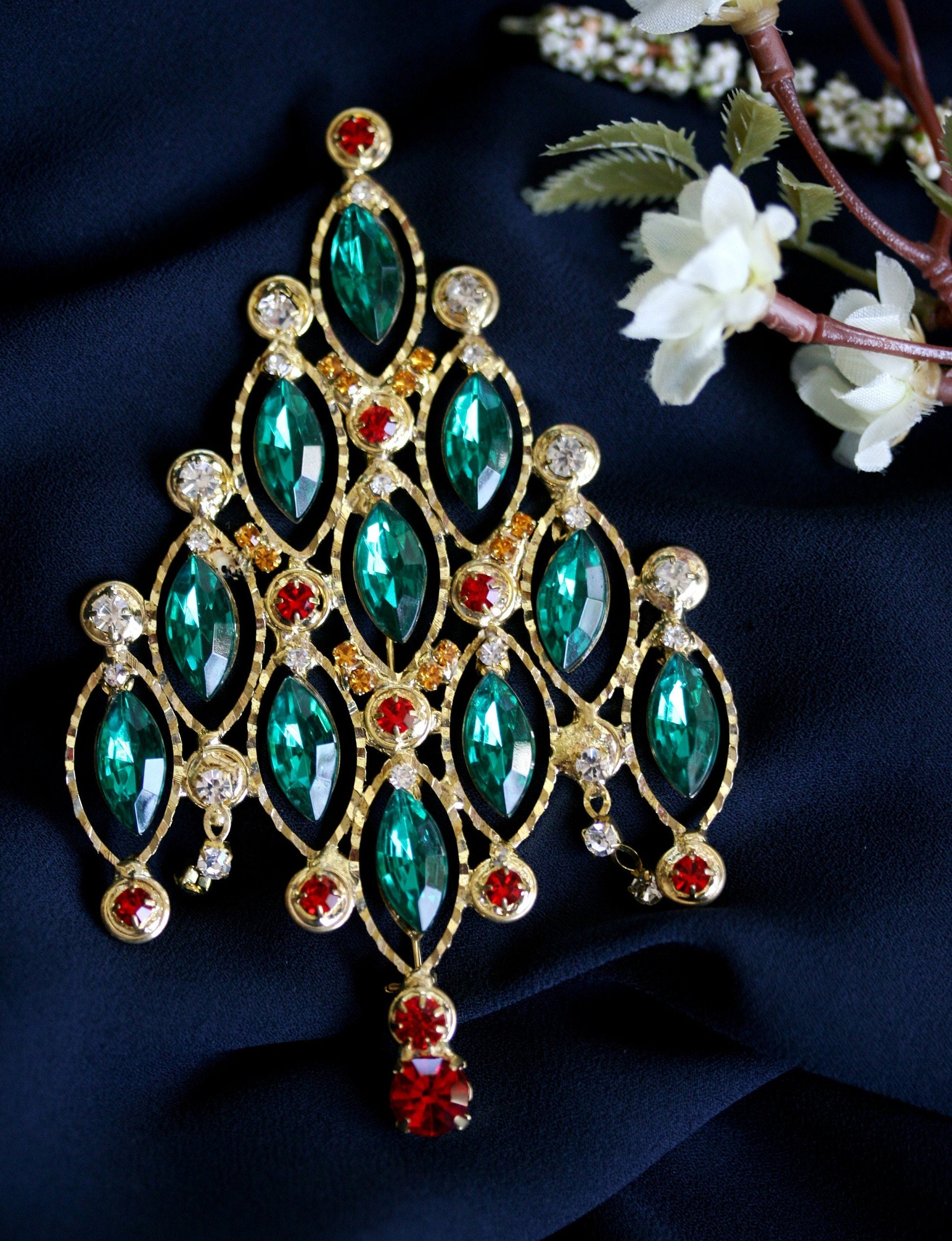 Large Vintage Emerald Green Rhinestone Christmas Tree Brooch/Pin Christmas Jewelry Gift