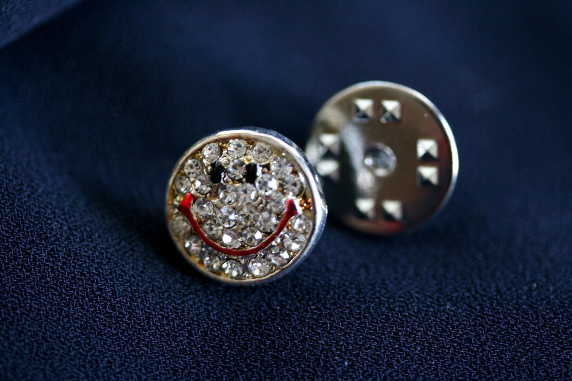 Smiley Face Emoji Rhinestone Drop Earring Smiley Face Emoji Rhinestone Tac Pin