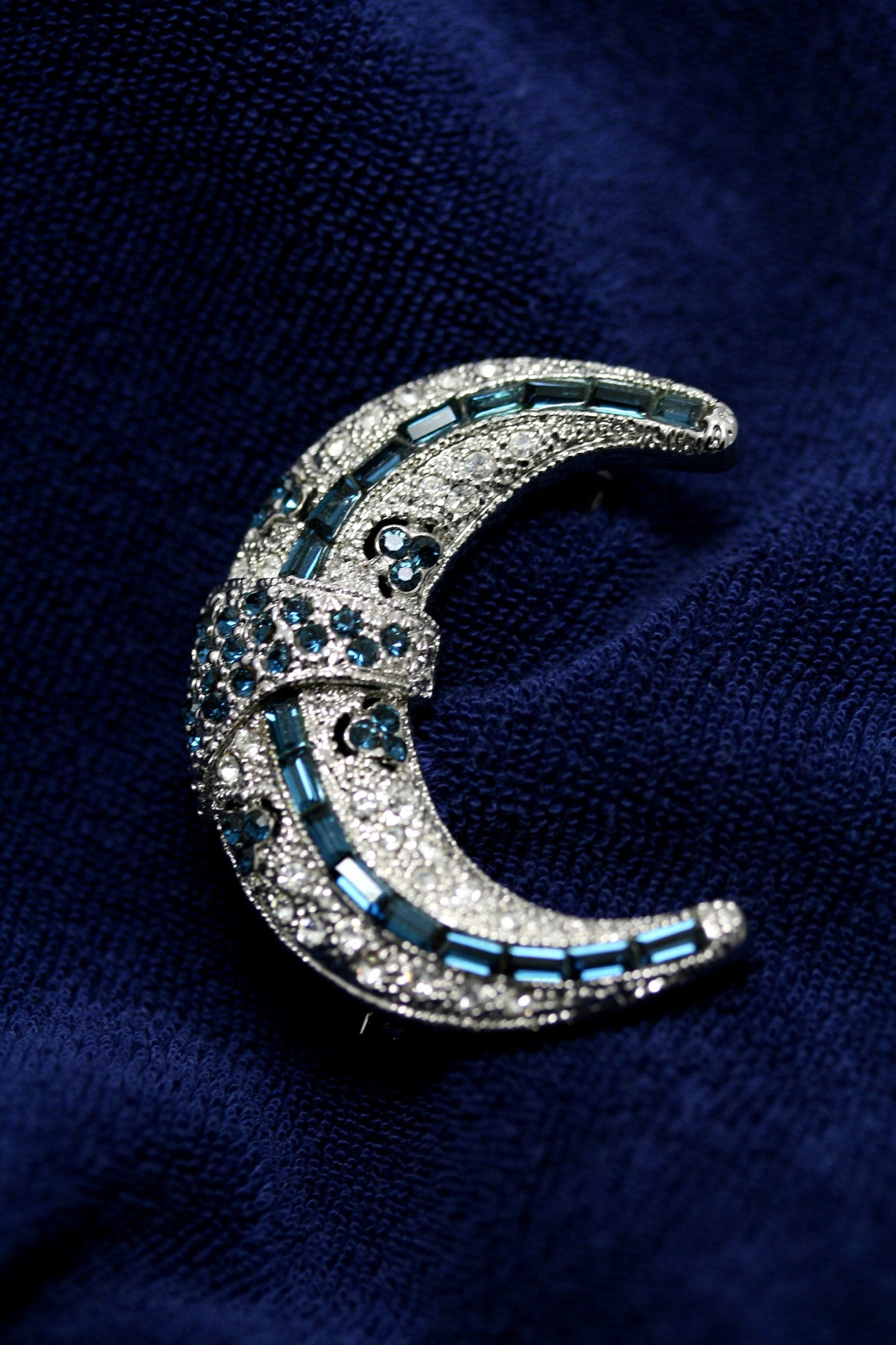 Blue Rhinestone Crescent Moon Brooch, Blue moon Pins, Old Fashion Moon Pin, Crystal Moon Brooches