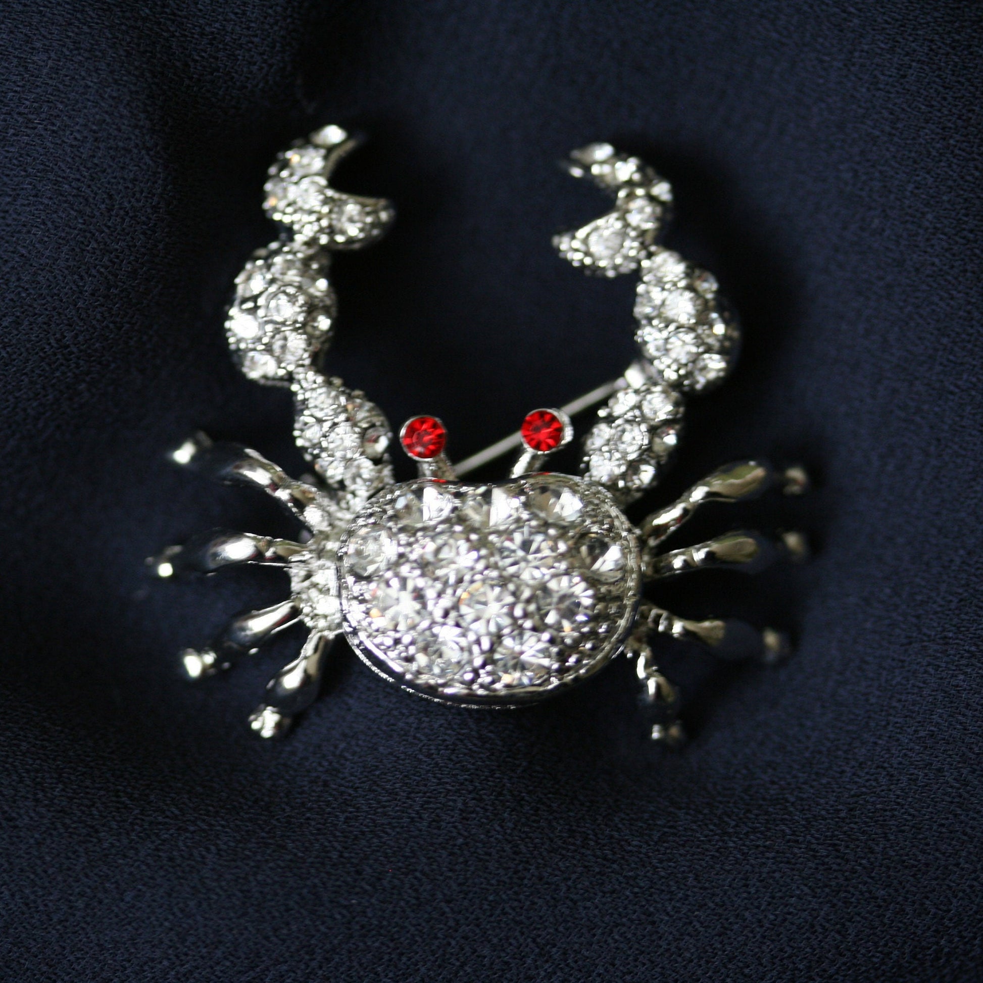 Silver Clear Crab w/ Green Rhinestone Eyes Brooch Pin