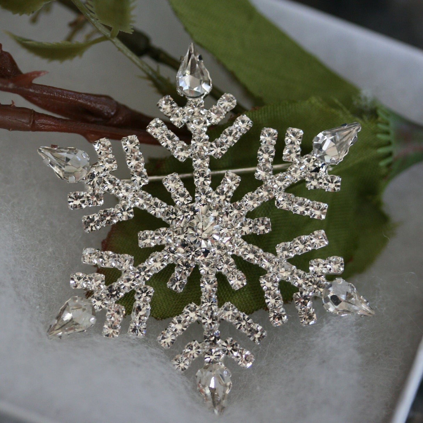 Crystal Winter Snowflake Flower Clear Rhinestone Elegant Christmas Brooch Pin and Pendant, Christmas Holiday Gift Jewelry
