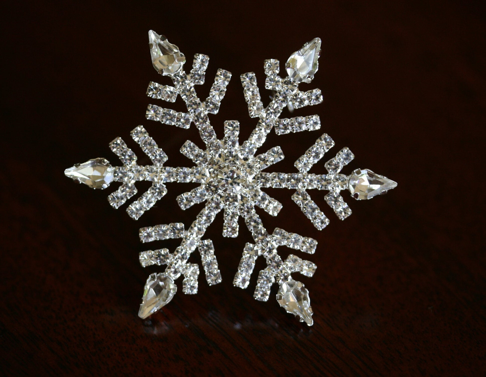 Crystal Winter Snowflake Flower Clear Rhinestone Elegant Christmas Brooch Pin and Pendant, Christmas Holiday Gift Jewelry