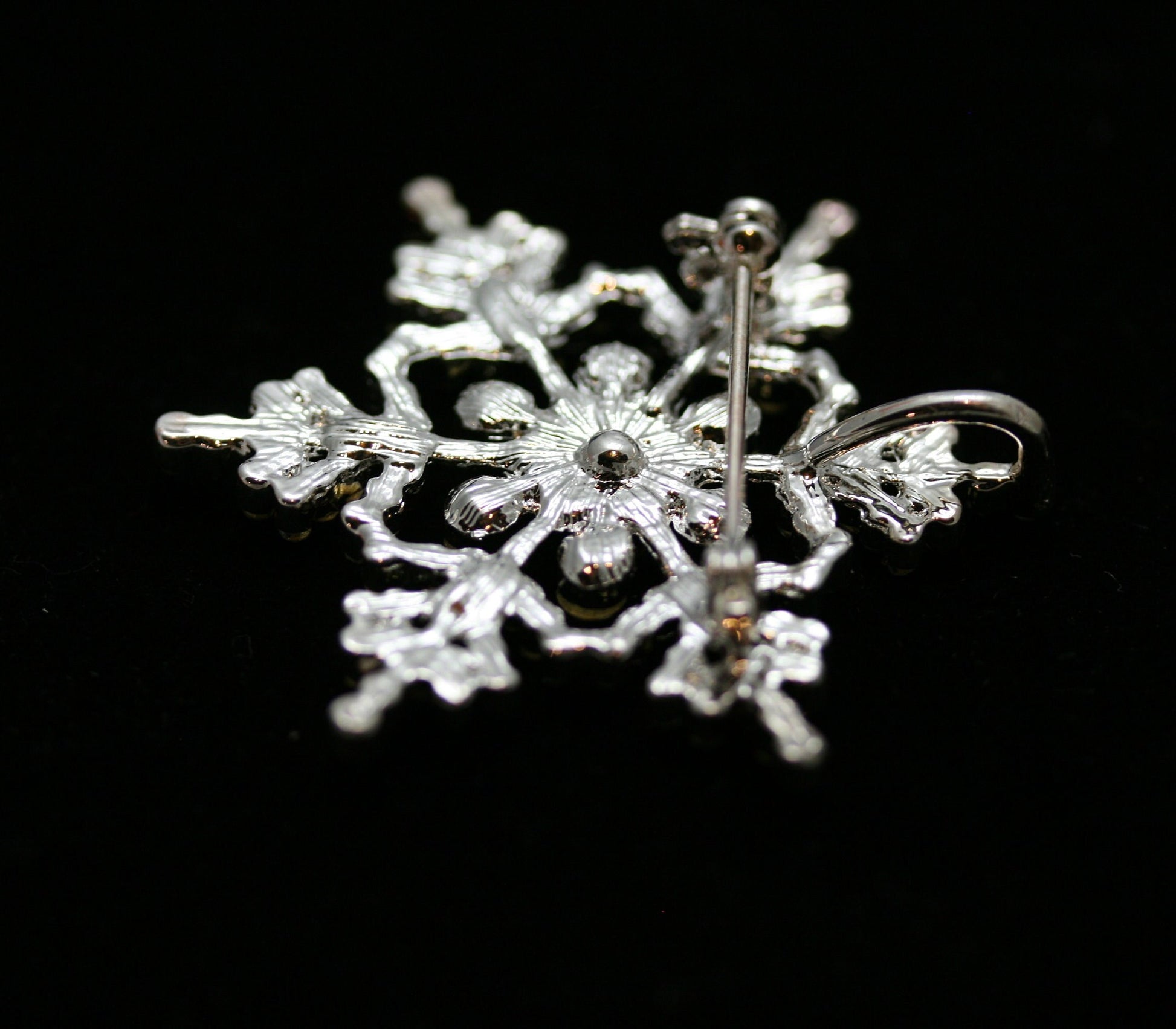 Christmas Jewelry, Crystal Snowflake Bridal Brooch, Winter Bouquet Brooches, Rhinestone Silver Snowflake Pin, Snowflake Pendant Jewelry