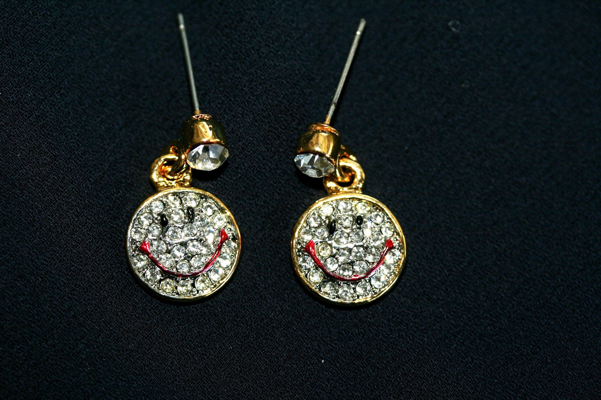 Smiley Face Emoji Rhinestone Drop Earring Smiley Face Emoji Rhinestone Tac Pin