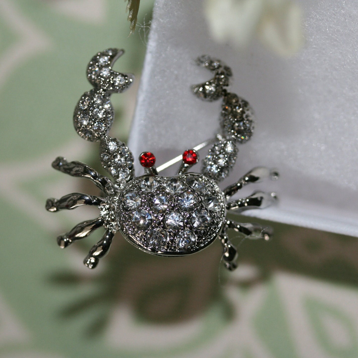 Silver Clear Crab w/ Green Rhinestone Eyes Brooch Pin