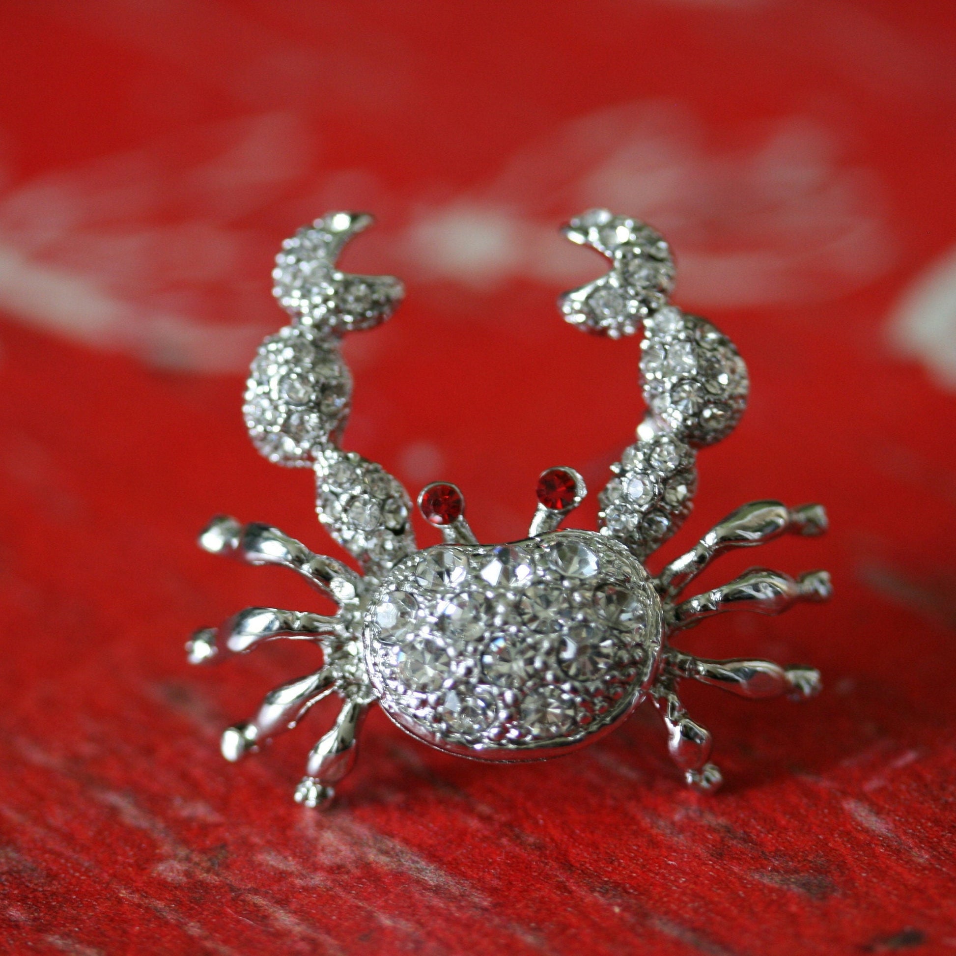 Silver Clear Crab w/ Green Rhinestone Eyes Brooch Pin