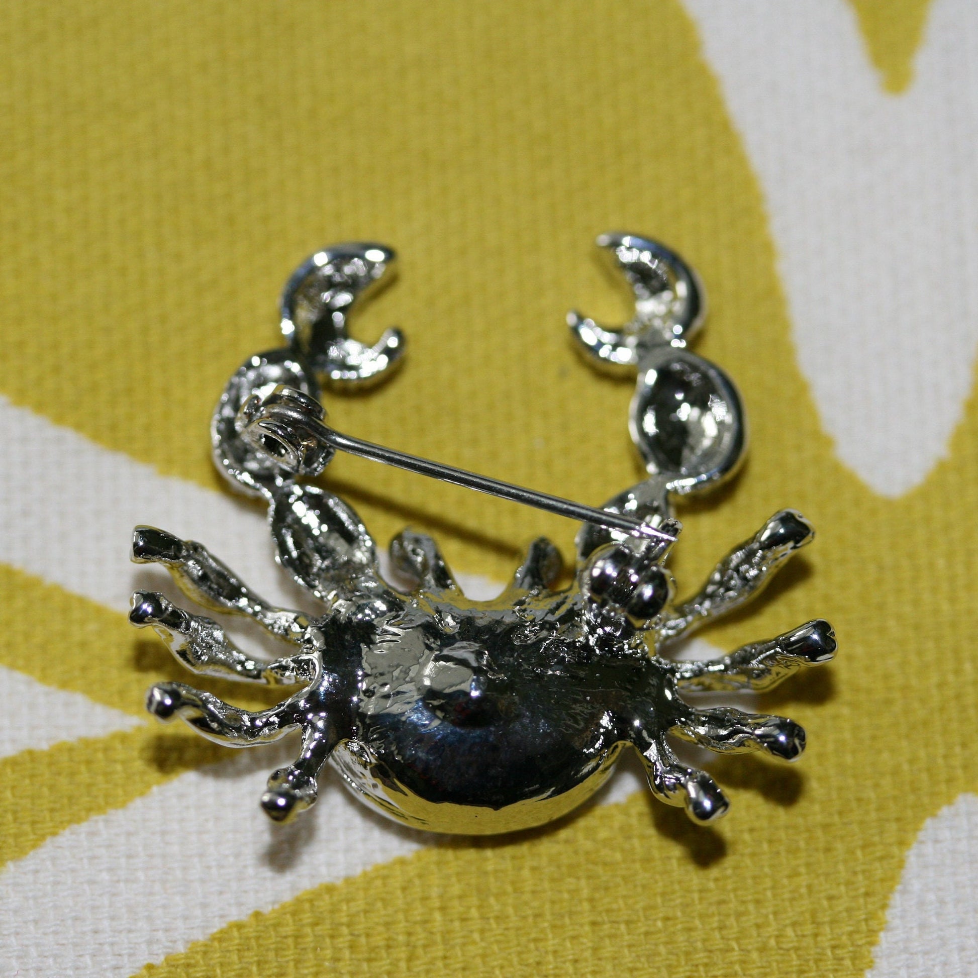 Silver Clear Crab w/ Green Rhinestone Eyes Brooch Pin