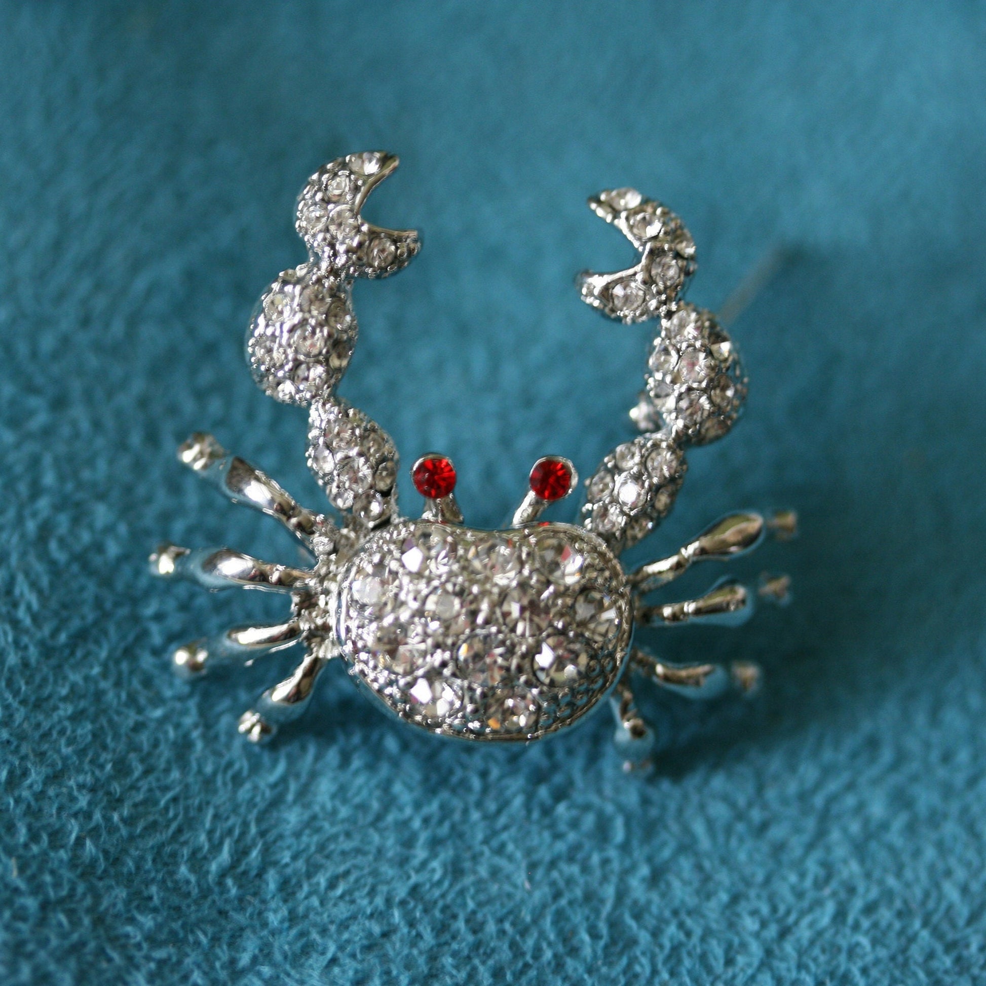 Silver Clear Crab w/ Green Rhinestone Eyes Brooch Pin