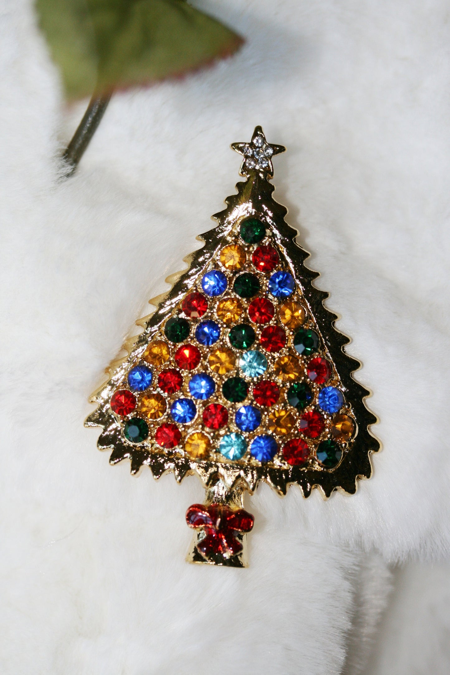 Rhinestone Christmas Tree Brooch, Vintage Gold-Tone Diamond Xmas Tree Brooch Pin, Holiday Jewelry