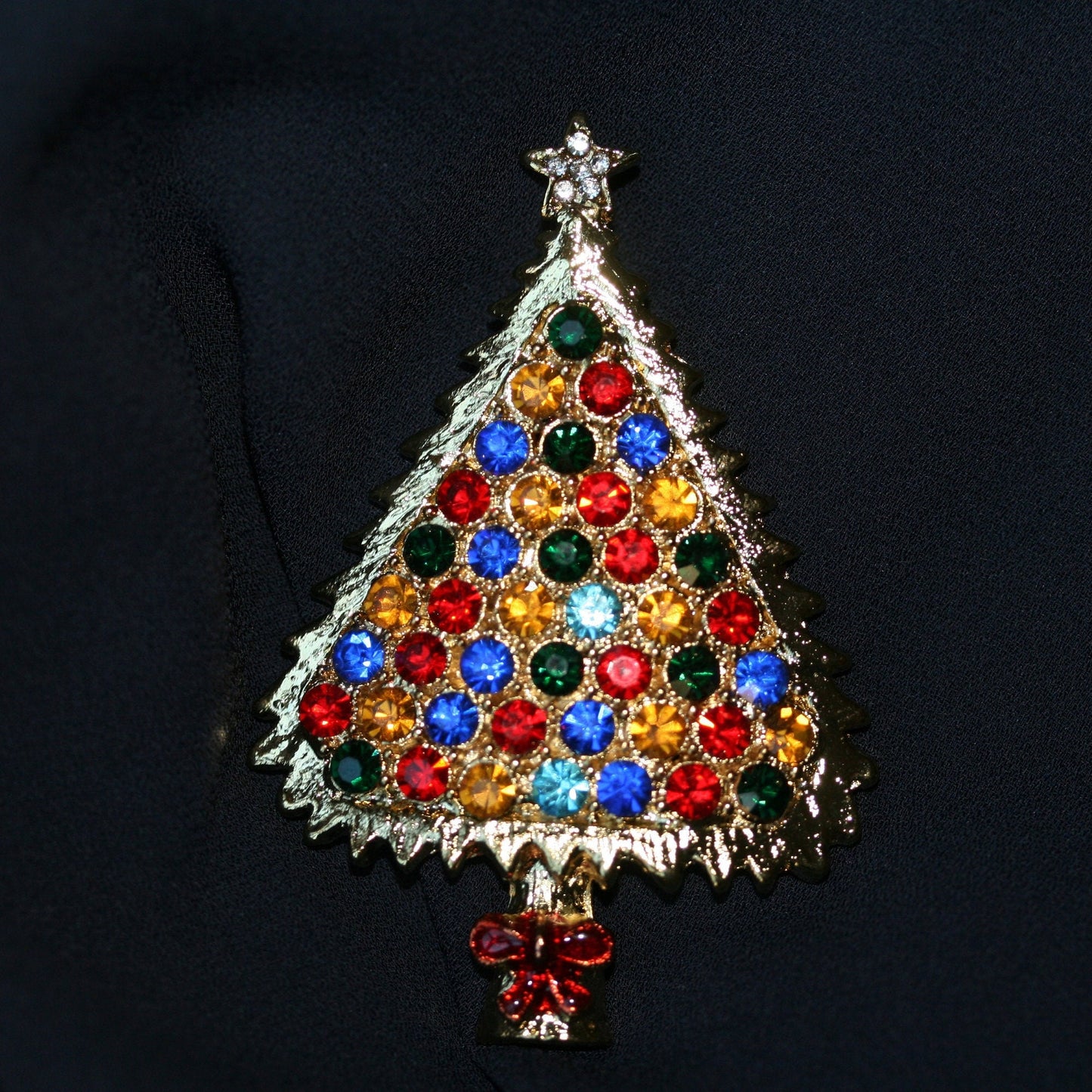 Rhinestone Christmas Tree Brooch, Vintage Gold-Tone Diamond Xmas Tree Brooch Pin, Holiday Jewelry