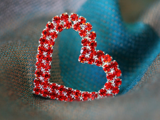 Rhinestone Valentine's Day Hollow Heart Brooch Pin, Red Ruby Heart pin, Valentine's Day Fashion Jewelry Gift For Her