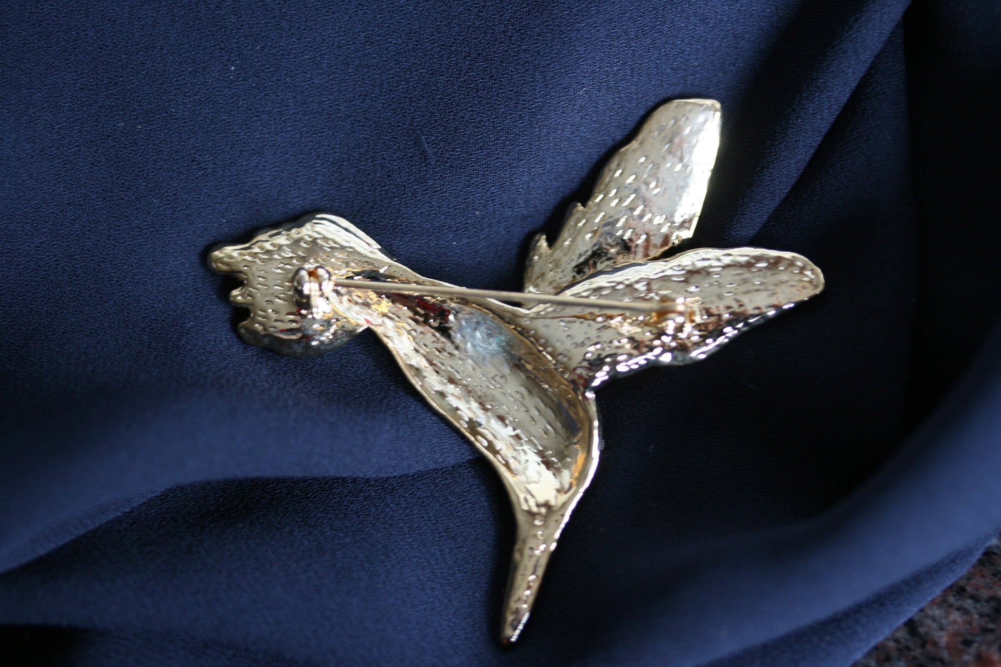 Vintage Two-Tone Clear Rhinestone Green Eye Hummingbird Brooch Pin