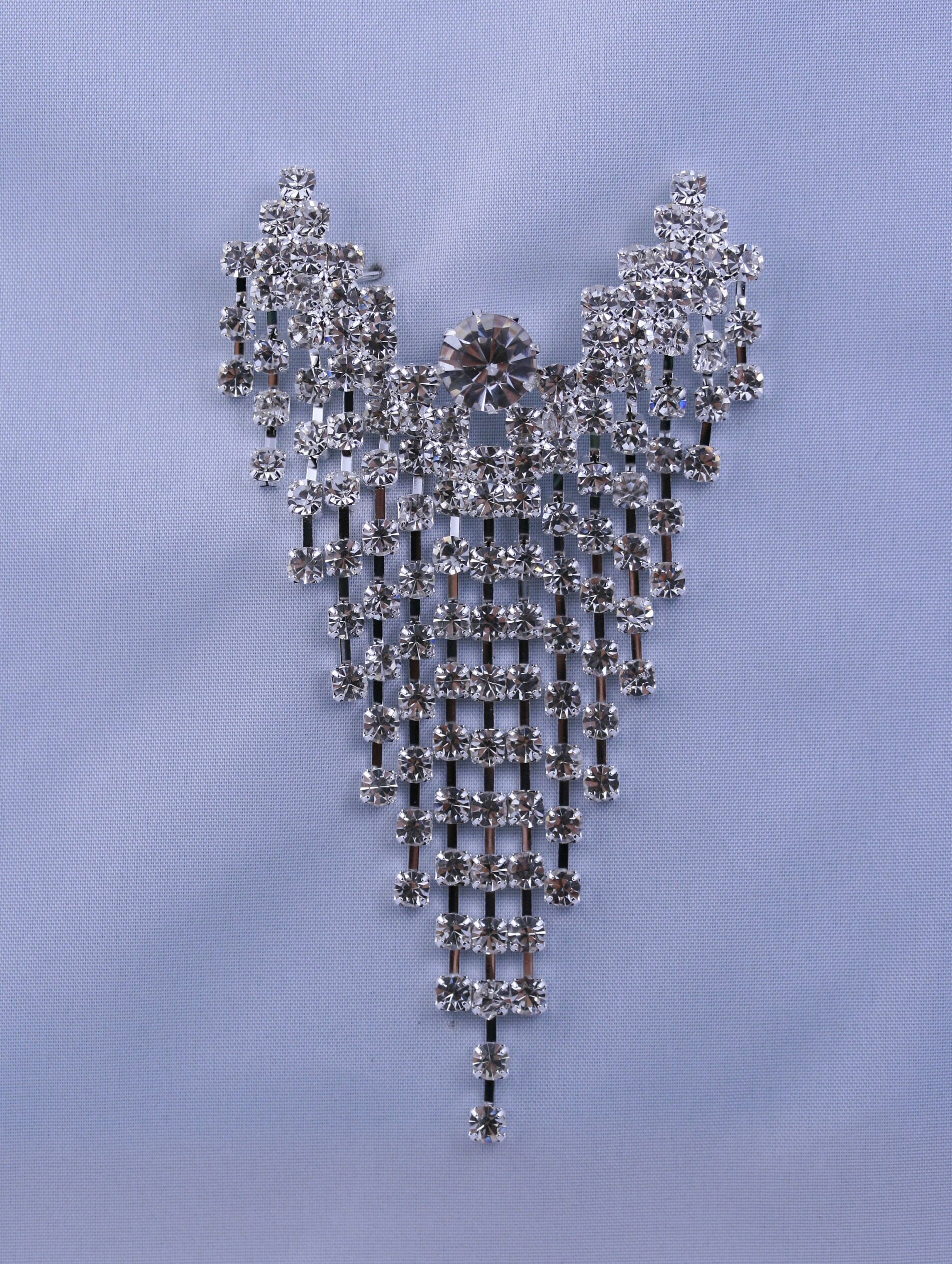 Vintage Large Rhinestone Winged Angel Brooch Clear Waterfall Crystal Angle Brooch Angel Dangle Fringed Tassel Christmas angel Jewelry Pin