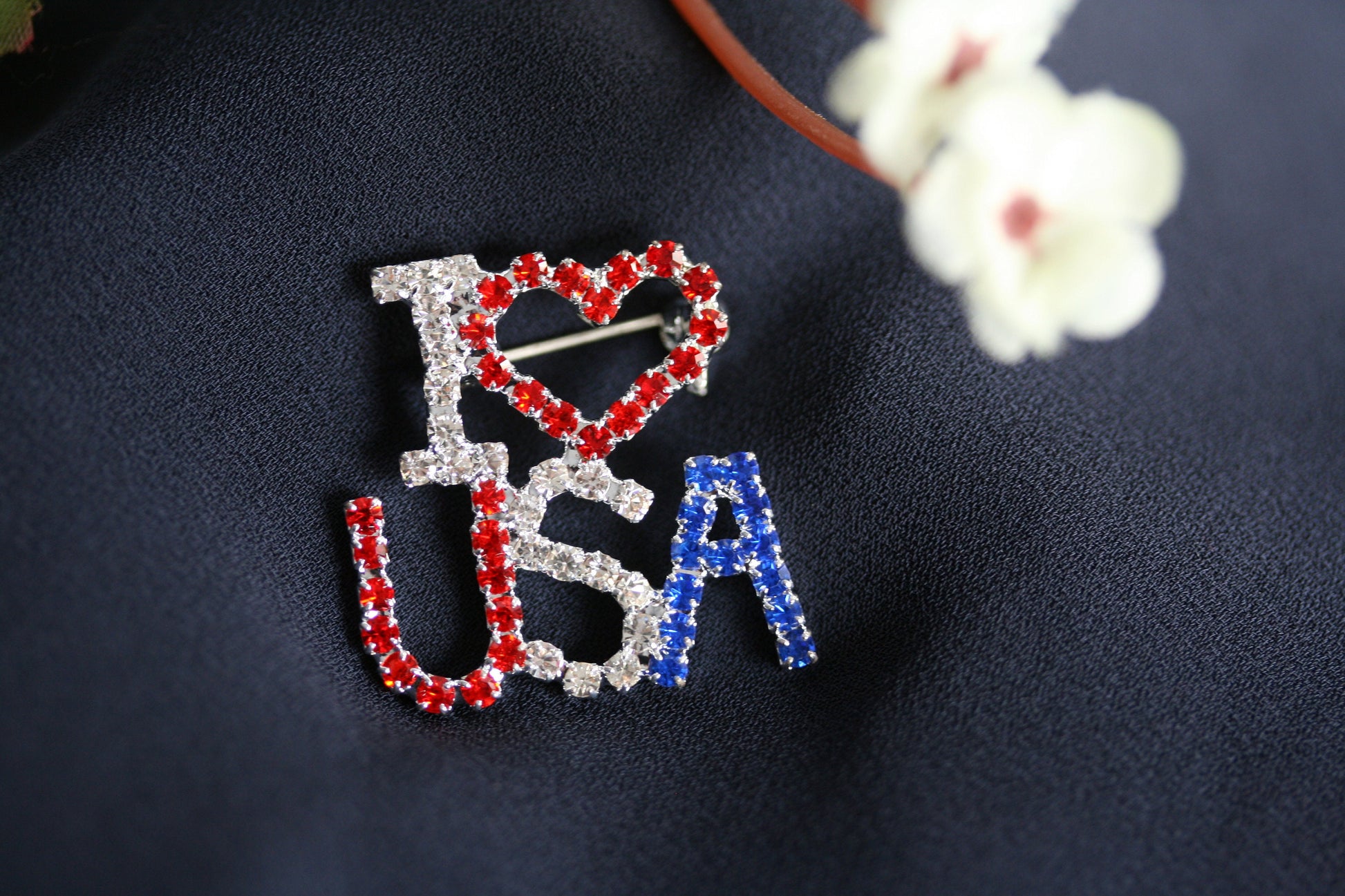 I love (Red Heart) the USA Red White and Blue Patriotic Rhinestone Pin Brooch Broach