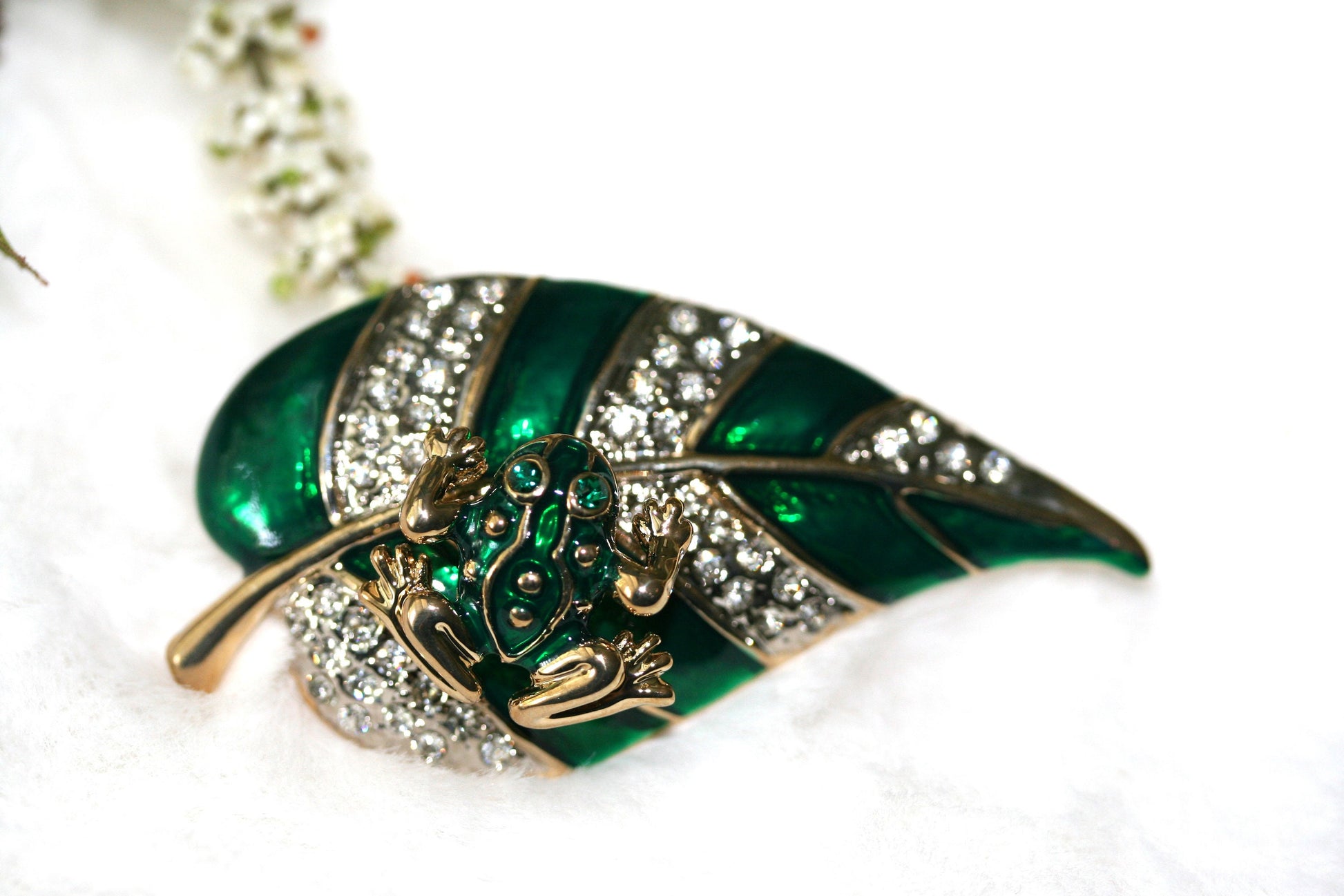 Rhinestone Frog Pin on Lily Pad, Frog on the Leaf brooch.