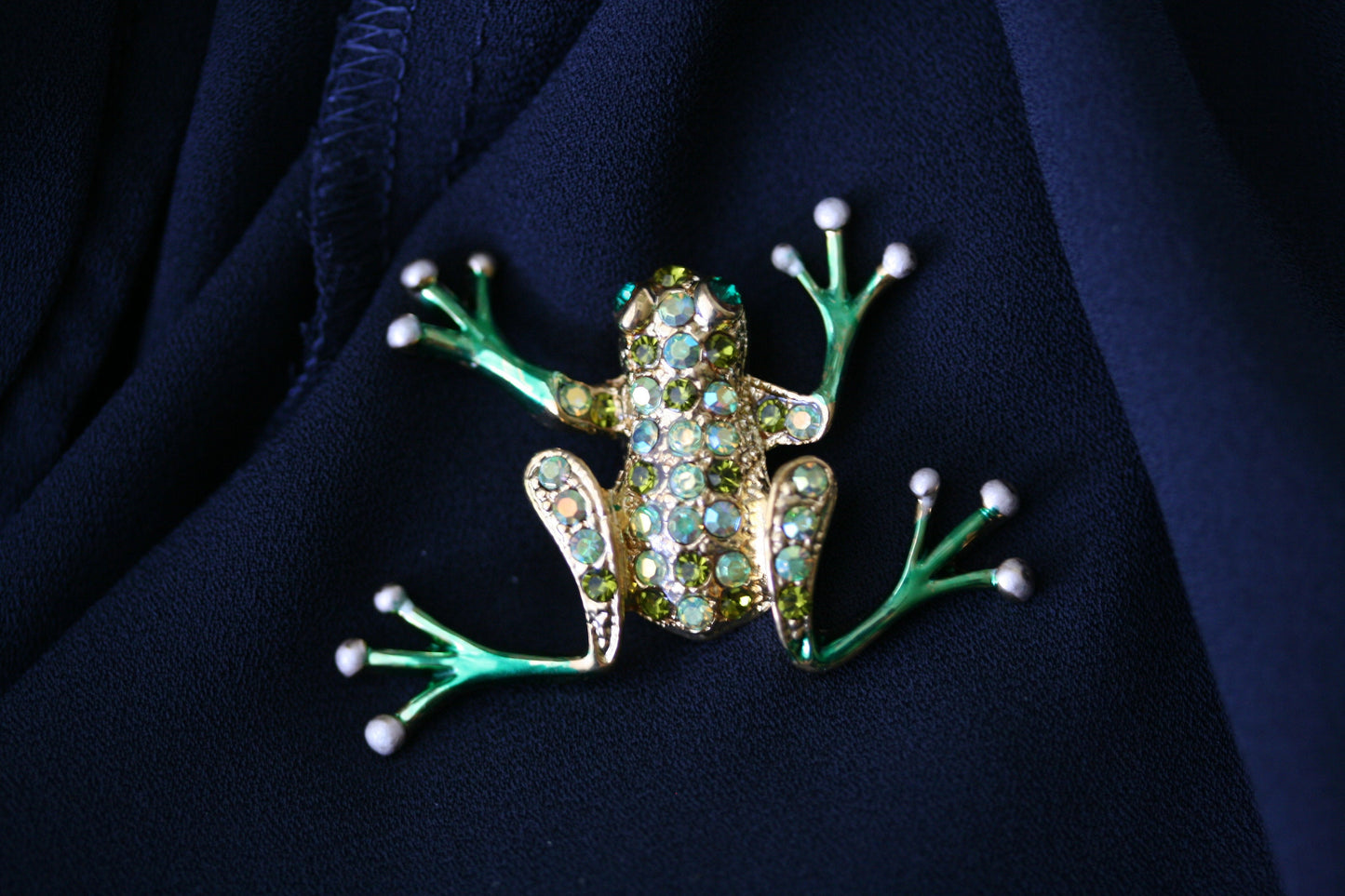 Rhinestone Green Frog brooch, Frog Pin Frog Jewelry