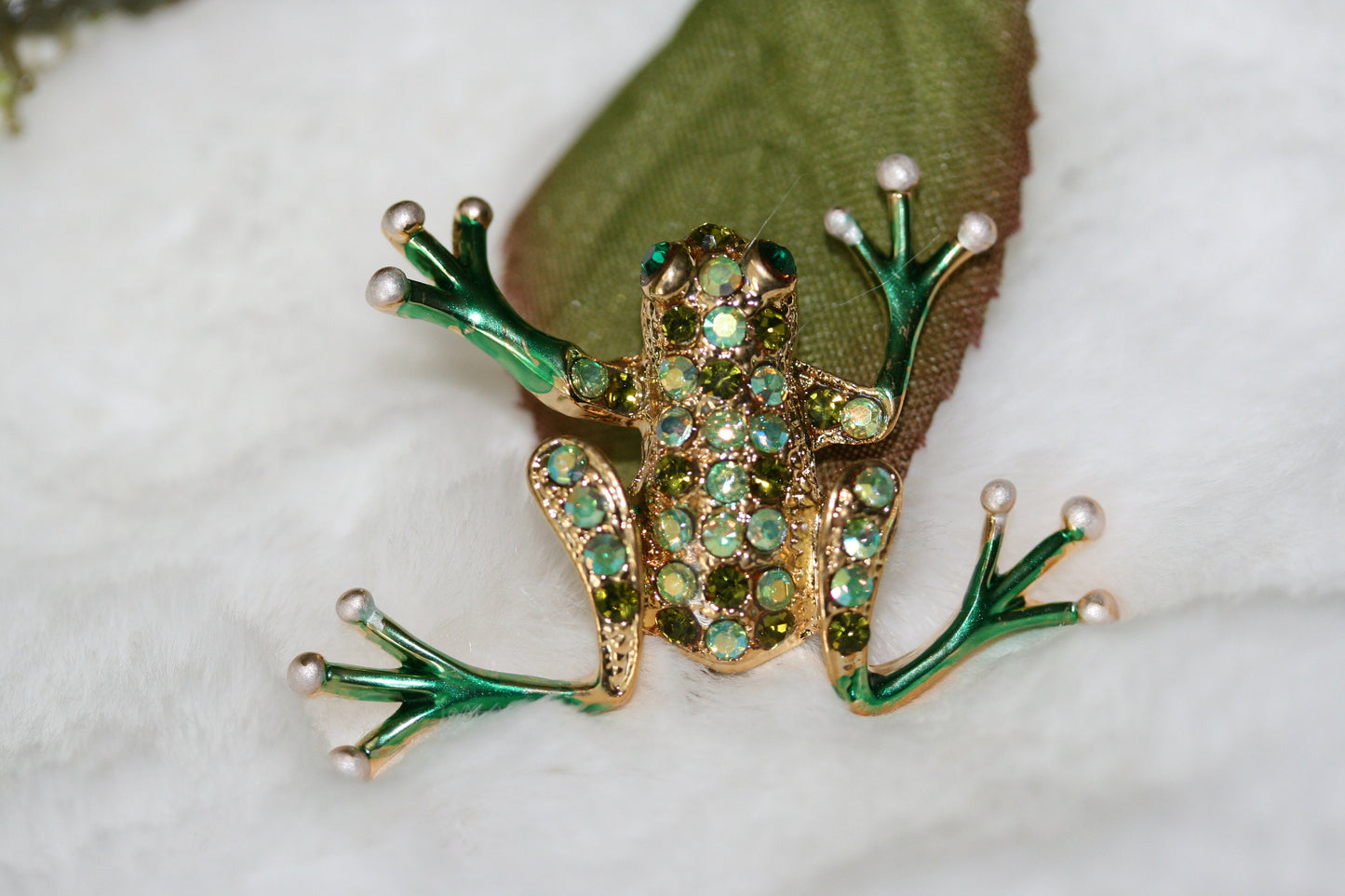 Rhinestone Green Frog brooch, Frog Pin Frog Jewelry