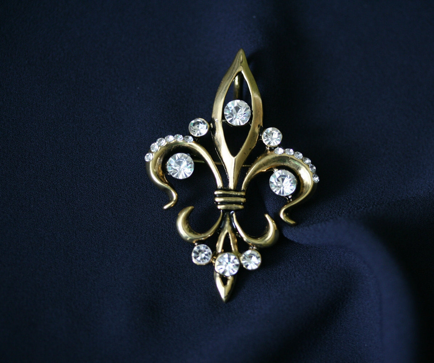 Rhinestone Antique Silver, Gold Tone Fleur de Lis Mardi Gras Pin and Pendant with Crystals