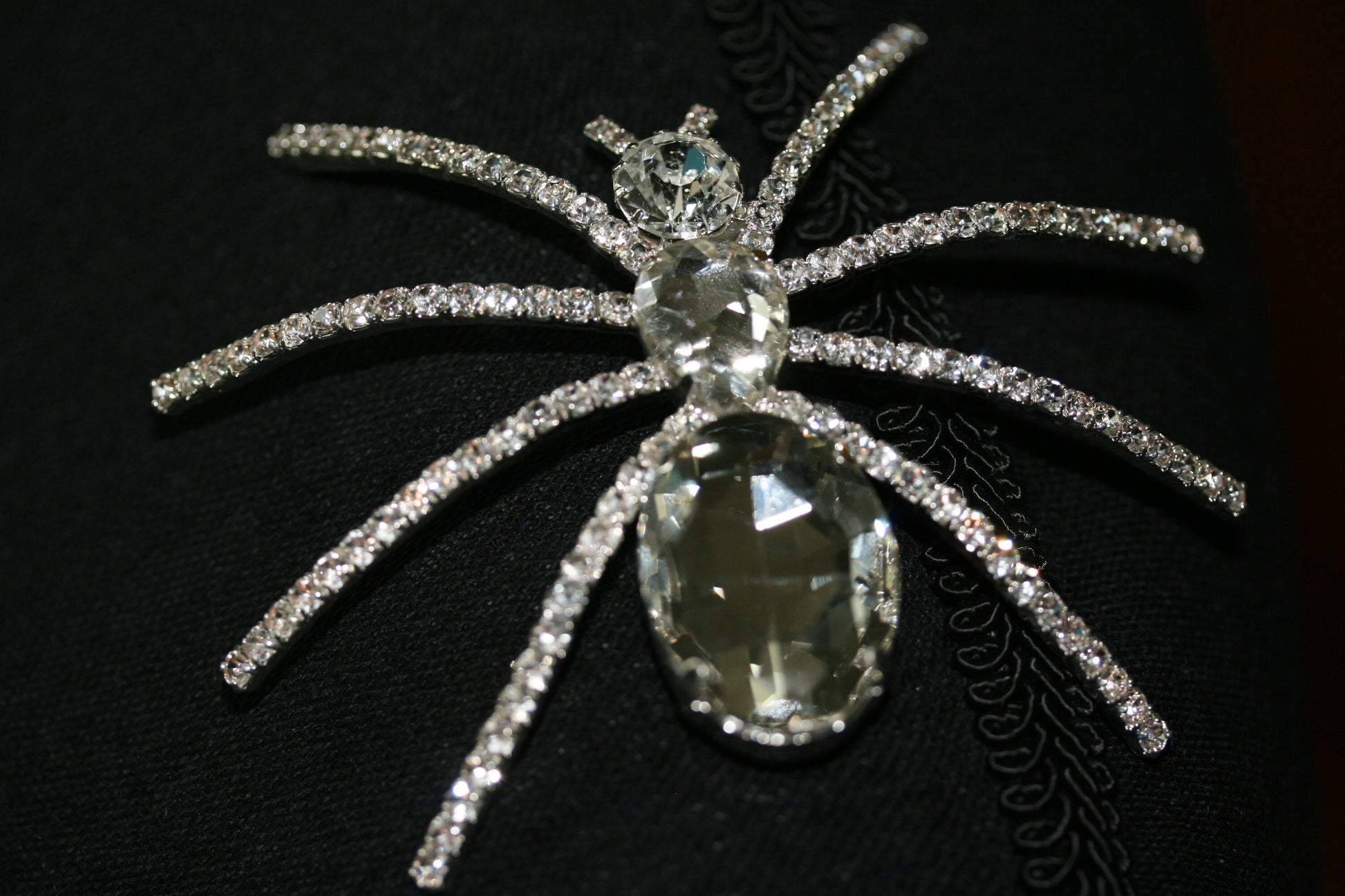 Silver Tone Clear Rhinestone 3D Halloween Spider Pin Brooch, Large Spider Pin